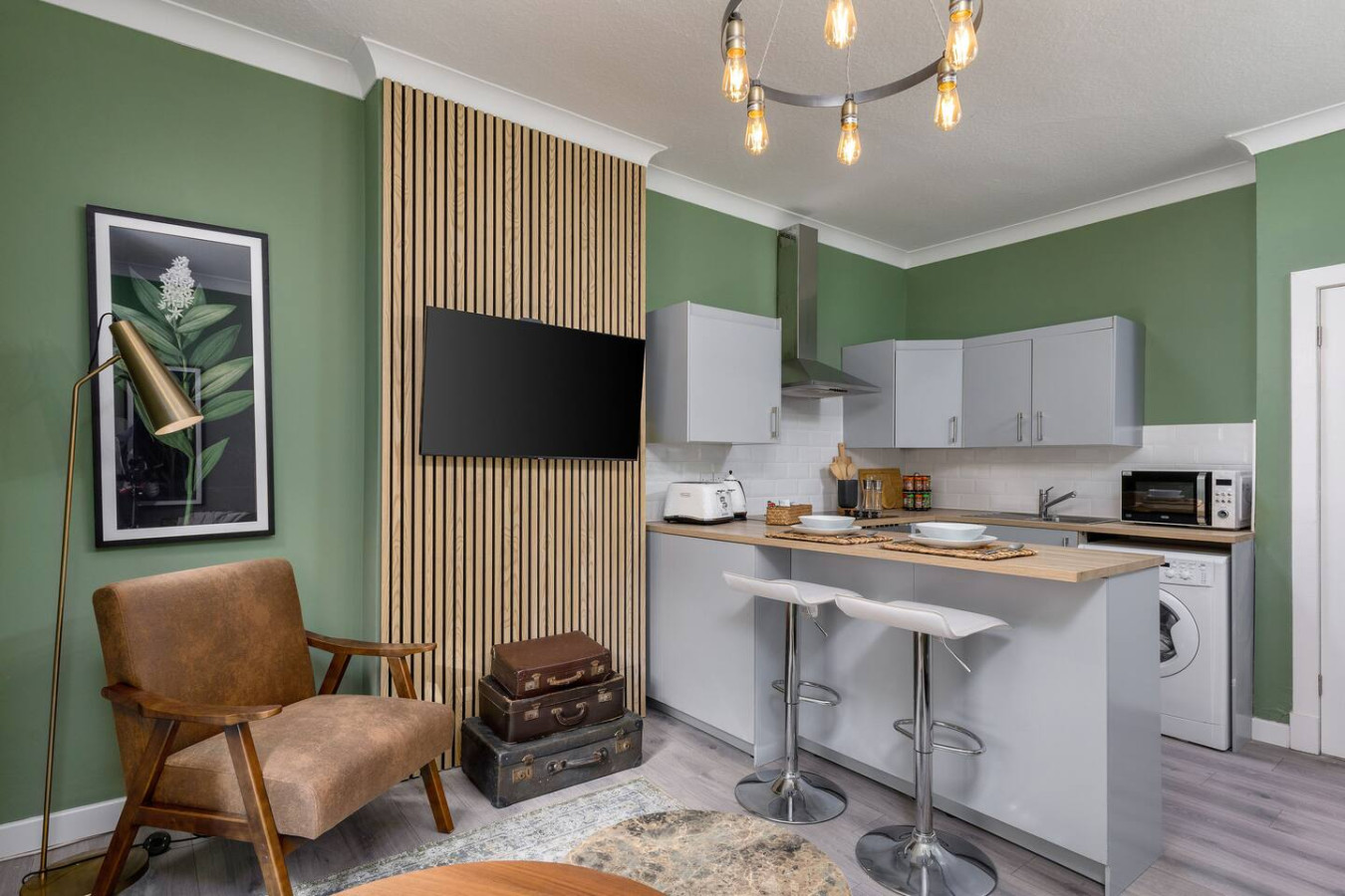 Ochil View Apartment by Stirling Train Station in 10 ViewField Street Flat 5/10E - Property image 10 - VivreStays
