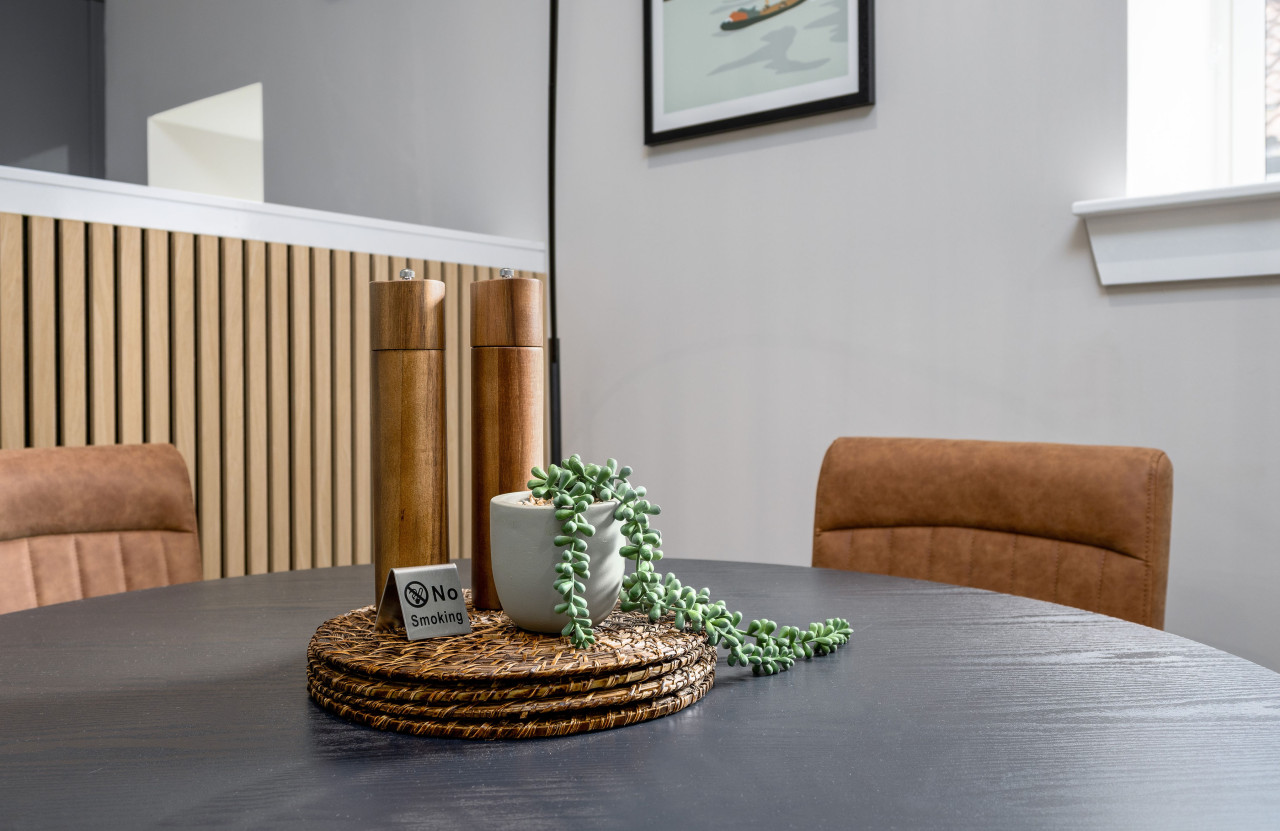 Highland Hideaway: Modern Comfort in Historic Area in 14 Upper Craigs Flat D, Stirling, FK82DG - Property image 3 - VivreStays