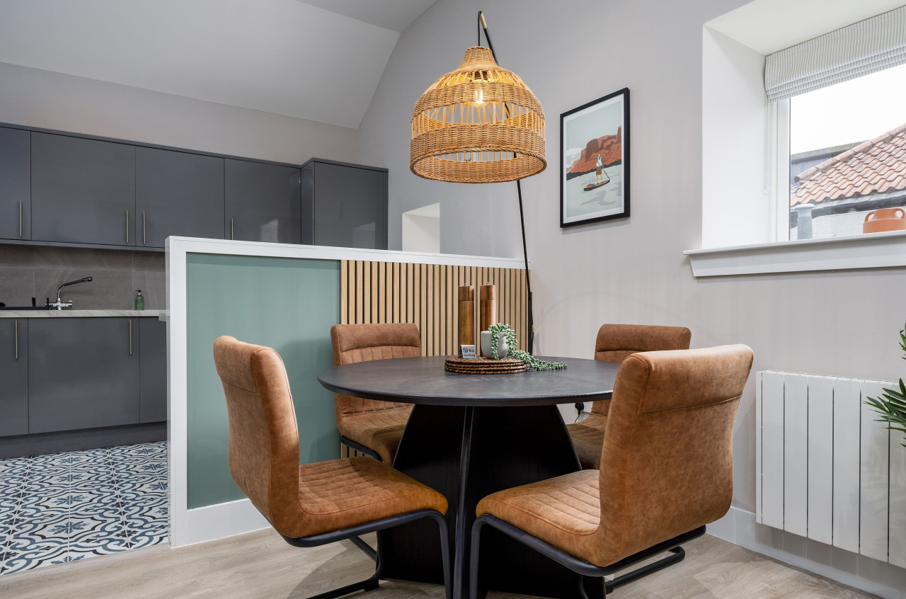 Highland Hideaway: Modern Comfort in Historic Area in 14 Upper Craigs Flat D, Stirling, FK82DG - Property image 2 - VivreStays