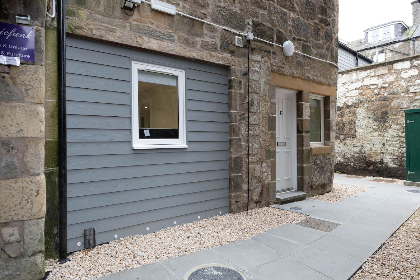 Central Stirling City Escape in 14 Upper Craigs Flat C - Property image 23 - VivreStays
