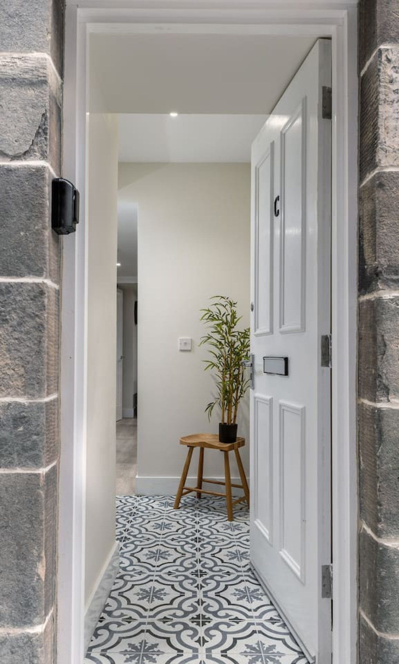 Central Stirling City Escape in 14 Upper Craigs Flat C - Property image 22 - VivreStays