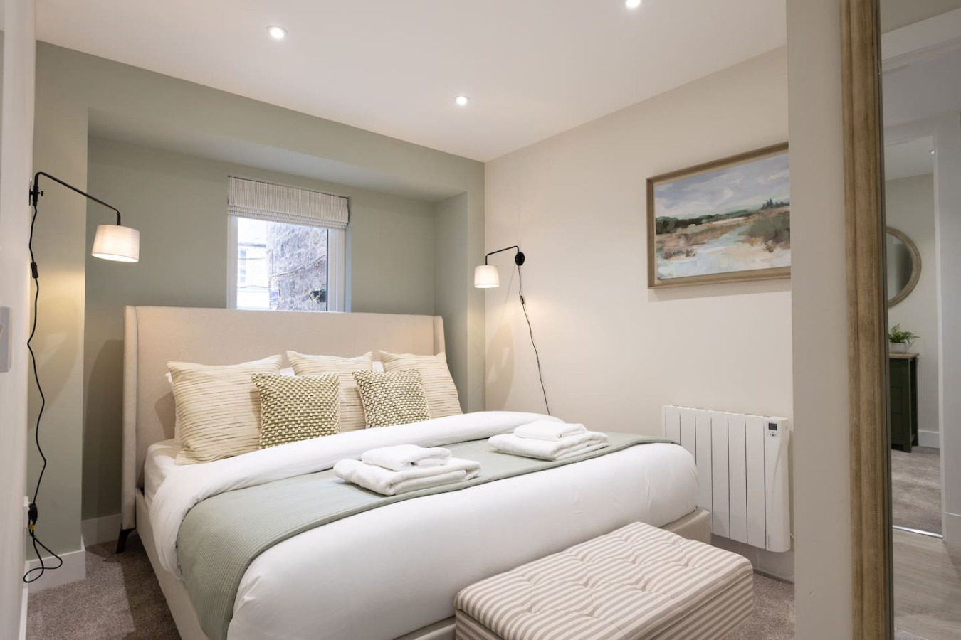 Central Stirling City Escape in 14 Upper Craigs Flat C - Property image 3 - VivreStays