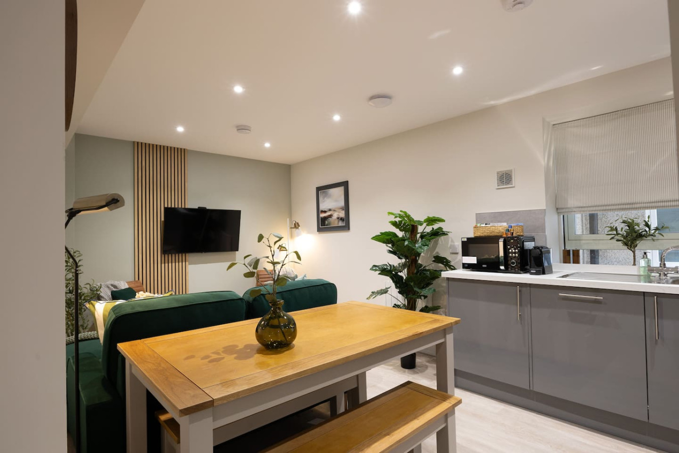 Central Stirling City Escape in 14 Upper Craigs Flat C - Property image 9 - VivreStays