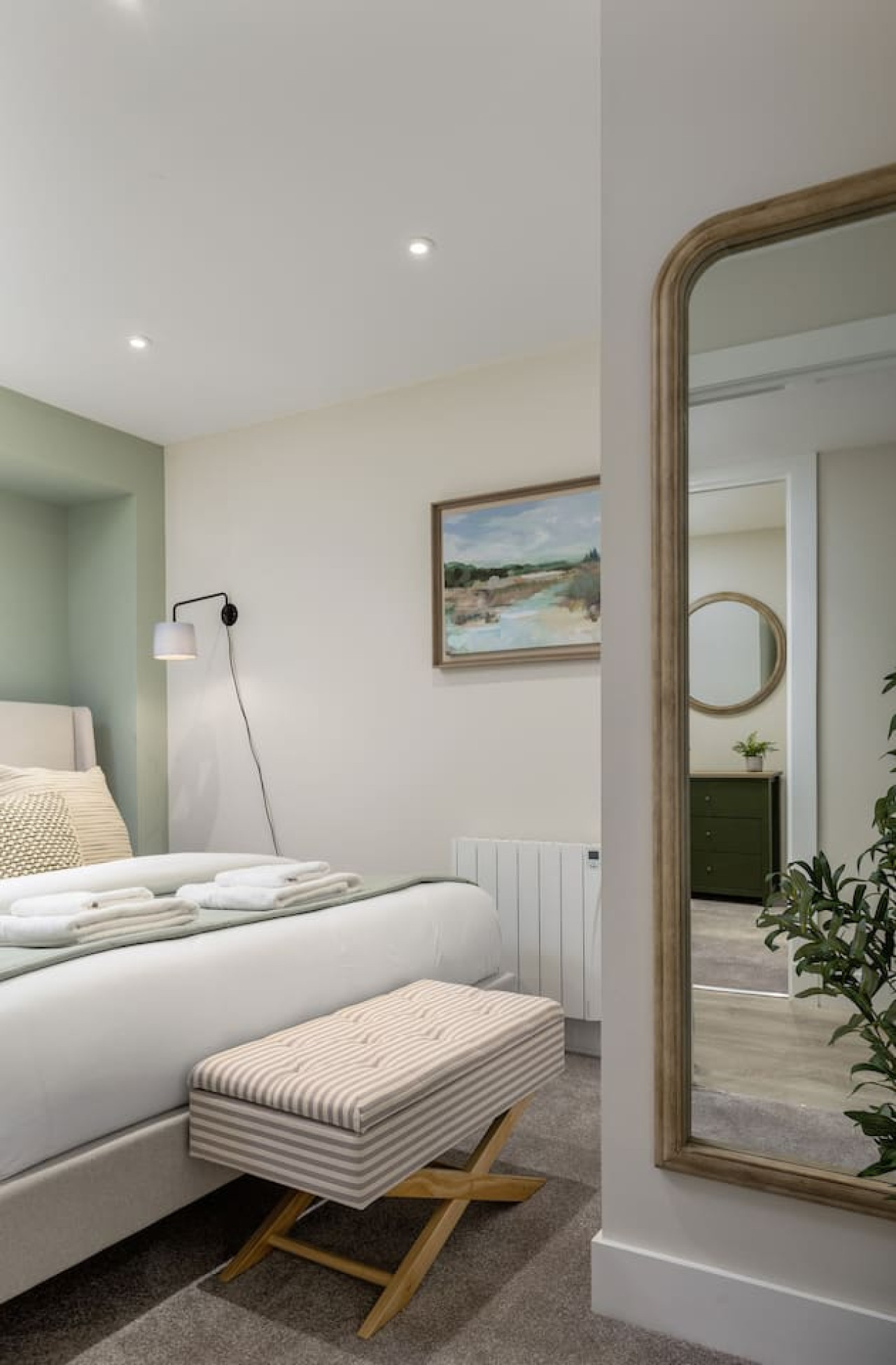 Central Stirling City Escape in 14 Upper Craigs Flat C - Property image 16 - VivreStays