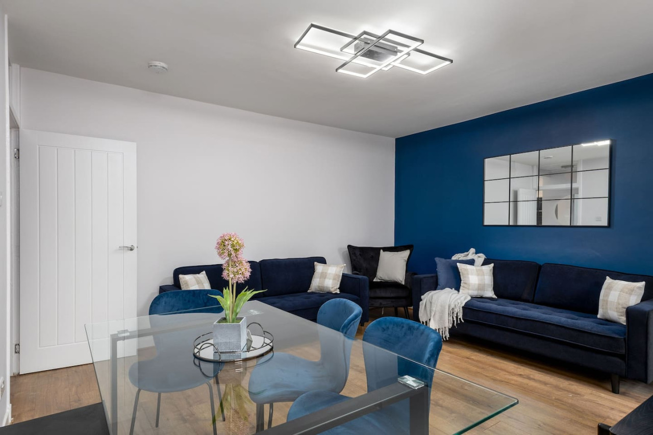 Castle Esplanade Apartment in 26A Broad Street, Stirling, FK81EF - Property image 9 - VivreStays