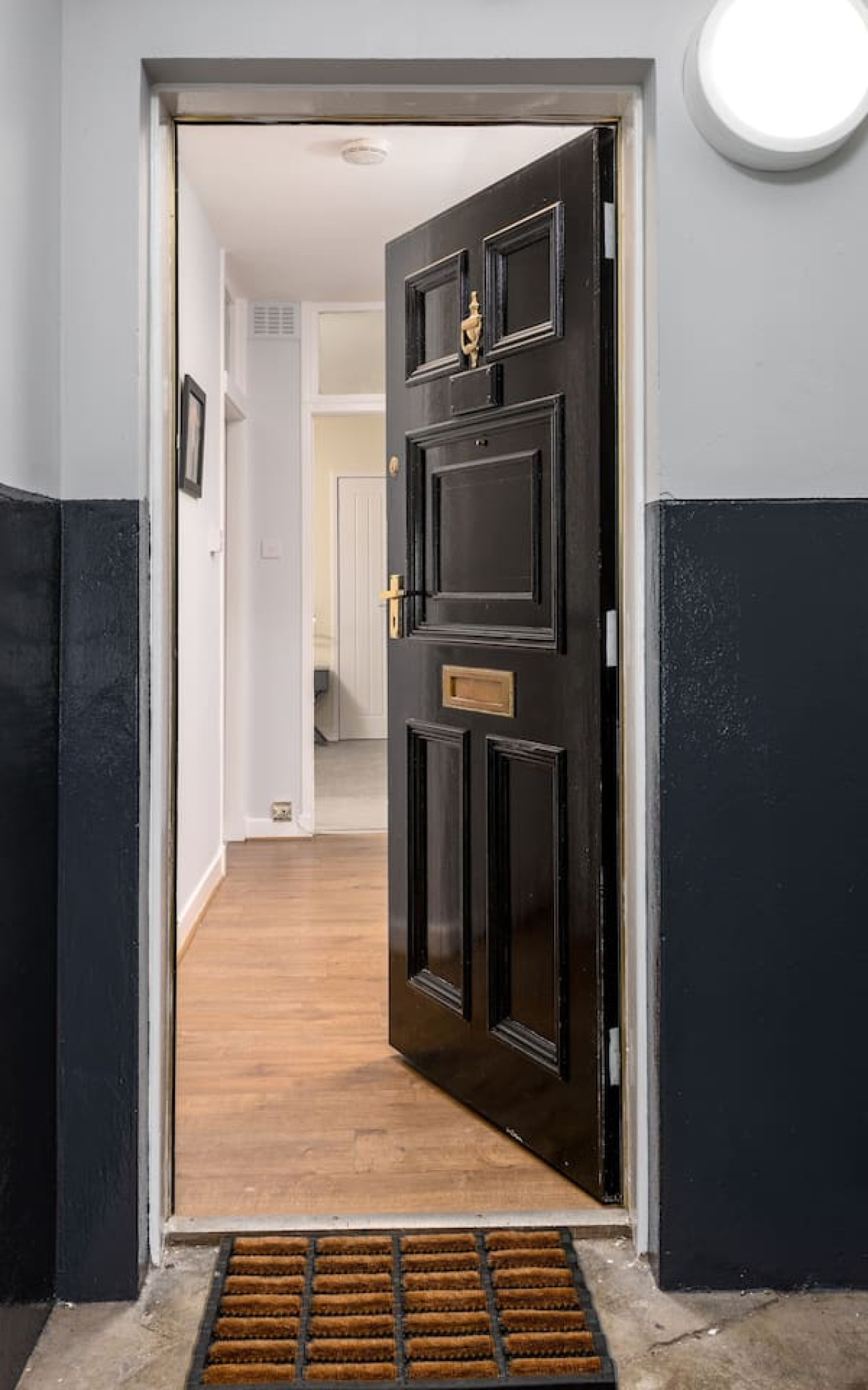 Castle Esplanade Apartment in 26A Broad Street, Stirling, FK81EF - Property image 39 - VivreStays