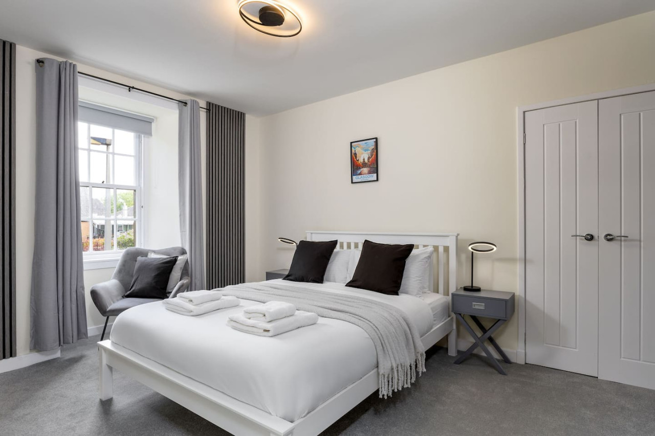 Castle Esplanade Apartment in 26A Broad Street, Stirling, FK81EF - Property image 6 - VivreStays