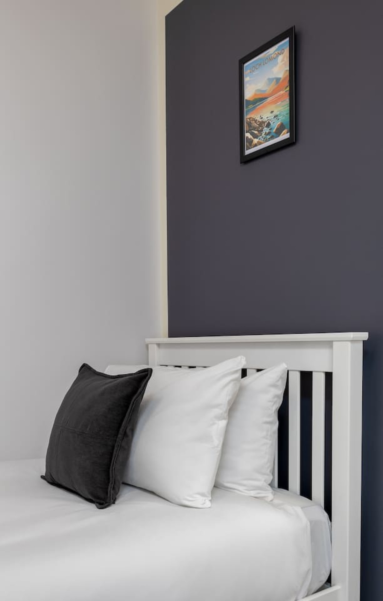 Castle Esplanade Apartment in 26A Broad Street, Stirling, FK81EF - Property image 36 - VivreStays