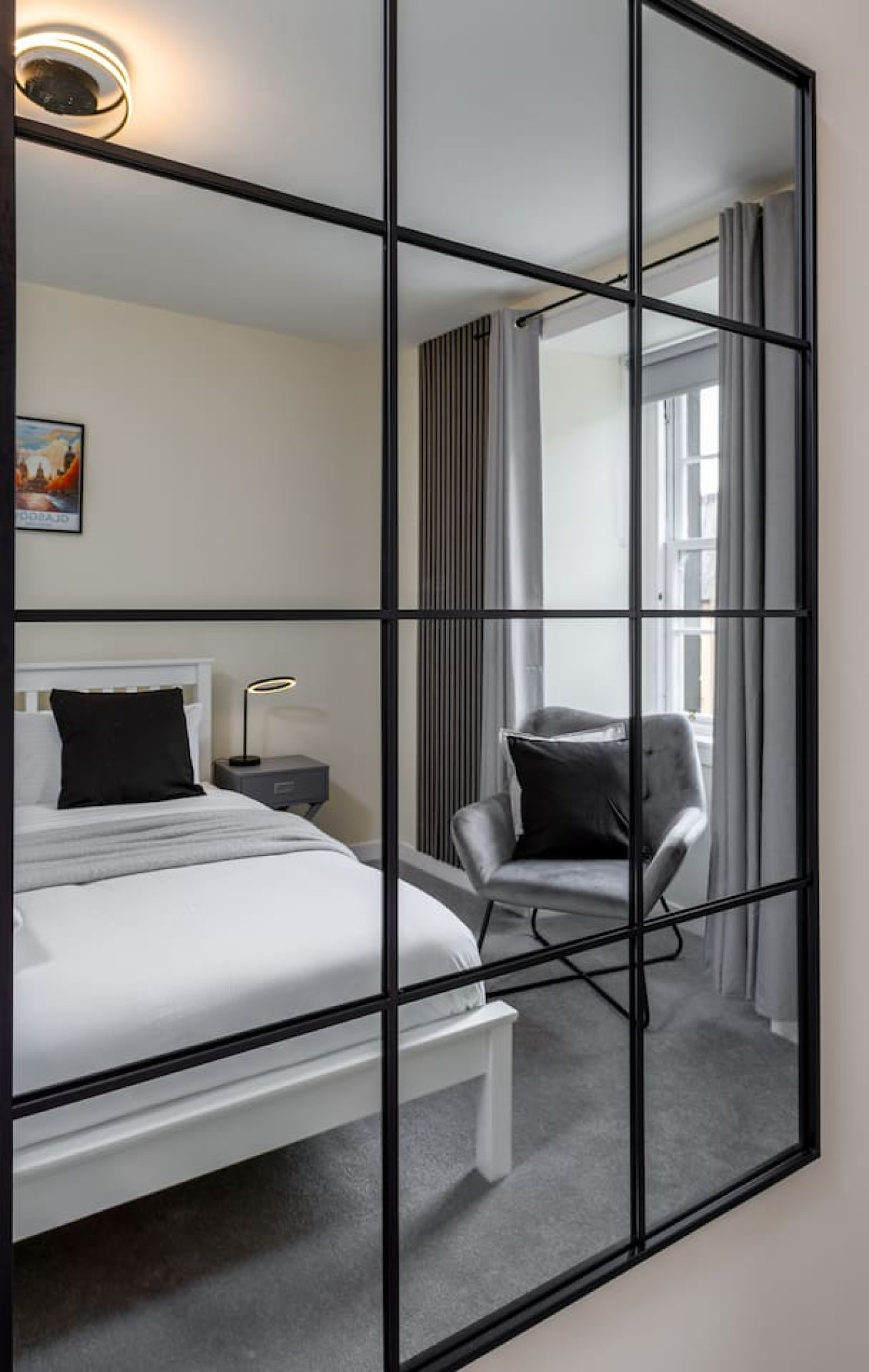 Castle Esplanade Apartment in 26A Broad Street, Stirling, FK81EF - Property image 30 - VivreStays
