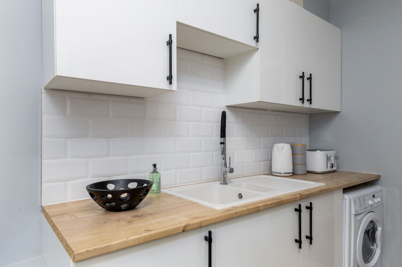 Castle Esplanade Apartment in 26A Broad Street, Stirling, FK81EF - Property image 17 - VivreStays