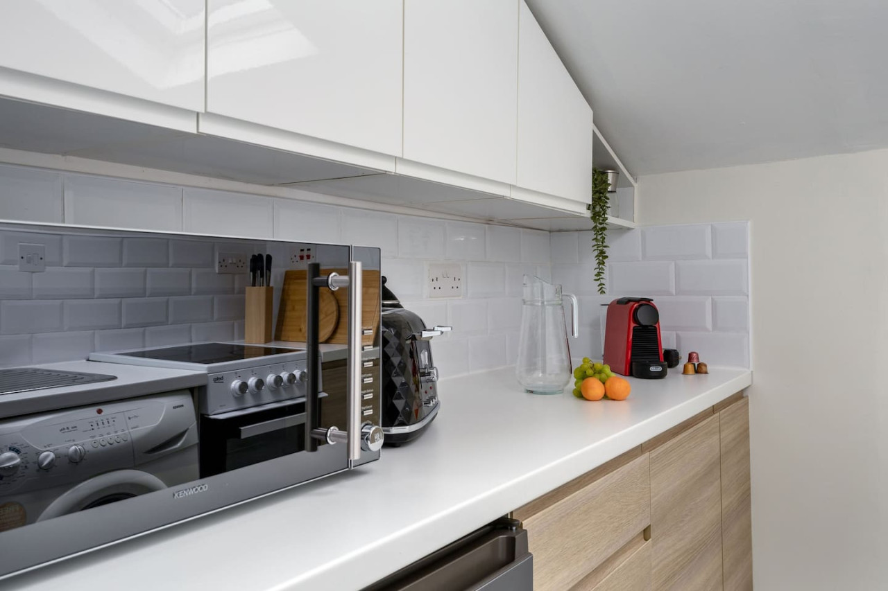 Central Cathedral Apartment in 36B High Street, Dunblane, FK150AD - Property image 8 - VivreStays