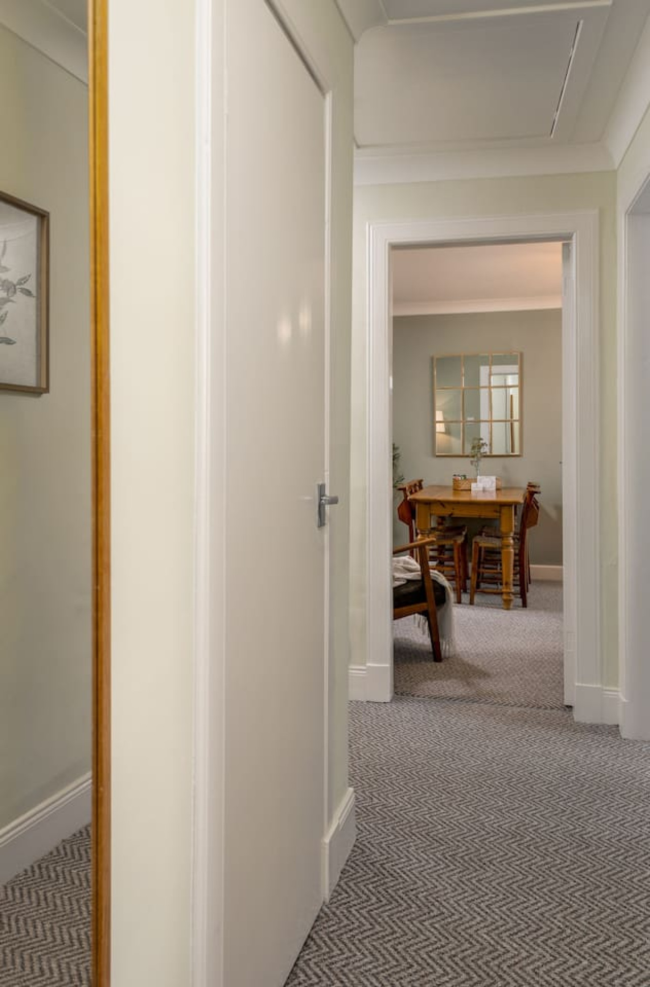 Central Cathedral Apartment in 36B High Street, Dunblane, FK150AD - Property image 7 - VivreStays