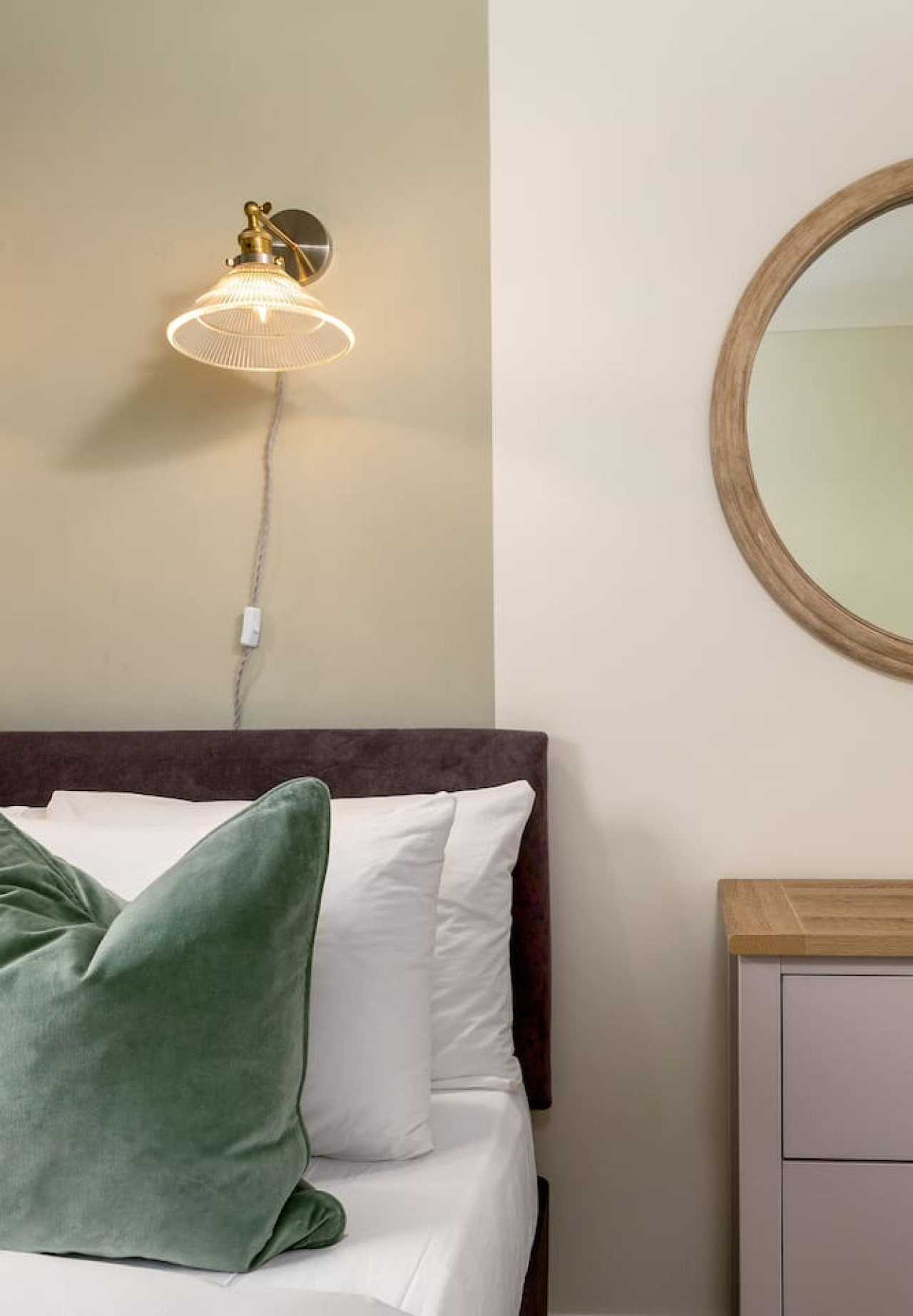 Central Cathedral Apartment in 36B High Street, Dunblane, FK150AD - Property image 20 - VivreStays