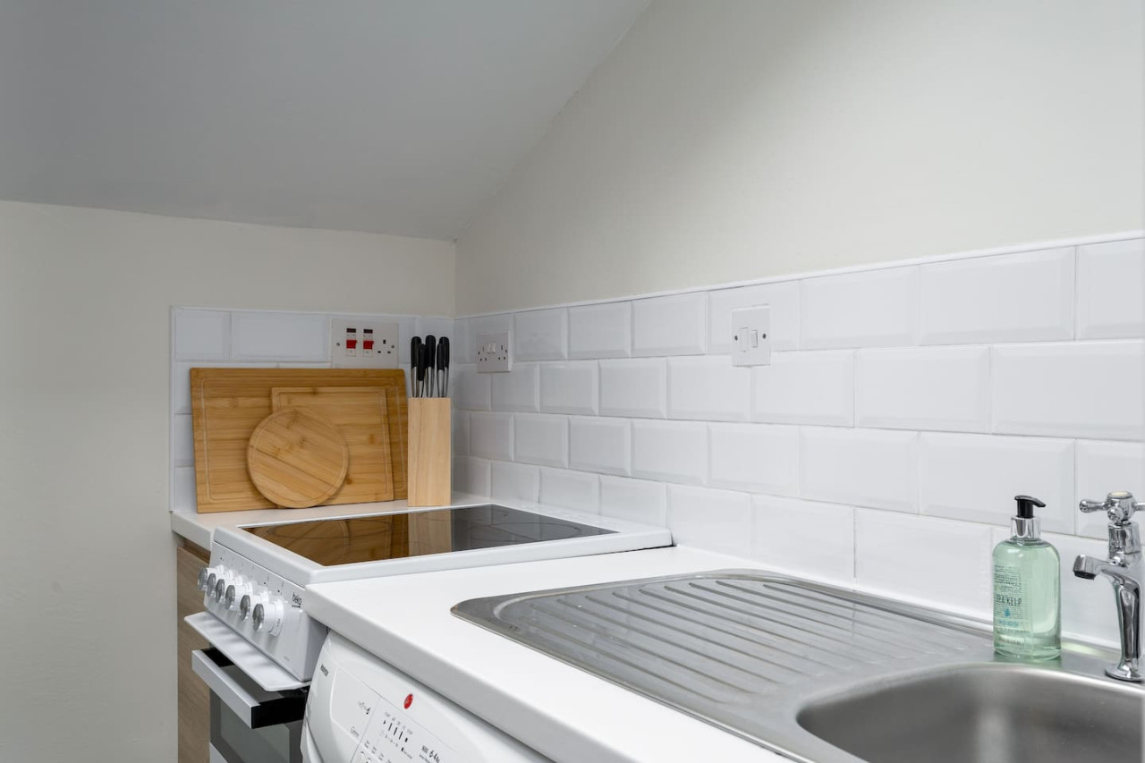 Central Cathedral Apartment in 36B High Street, Dunblane, FK150AD - Property image 10 - VivreStays