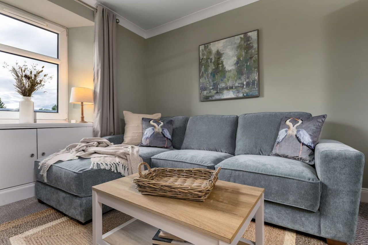 Central Cathedral Apartment in 36B High Street, Dunblane, FK150AD - Property image 18 - VivreStays