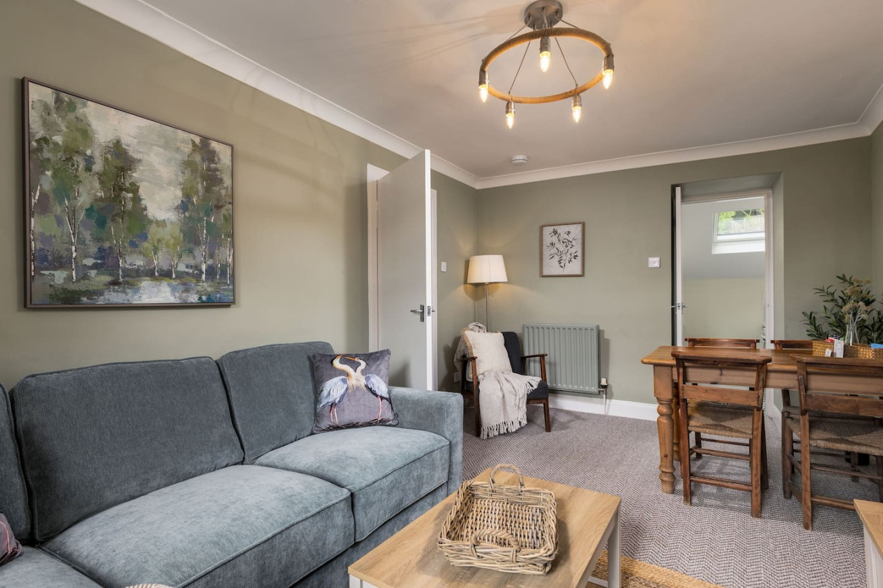 Central Cathedral Apartment in 36B High Street, Dunblane, FK150AD - Property image 17 - VivreStays