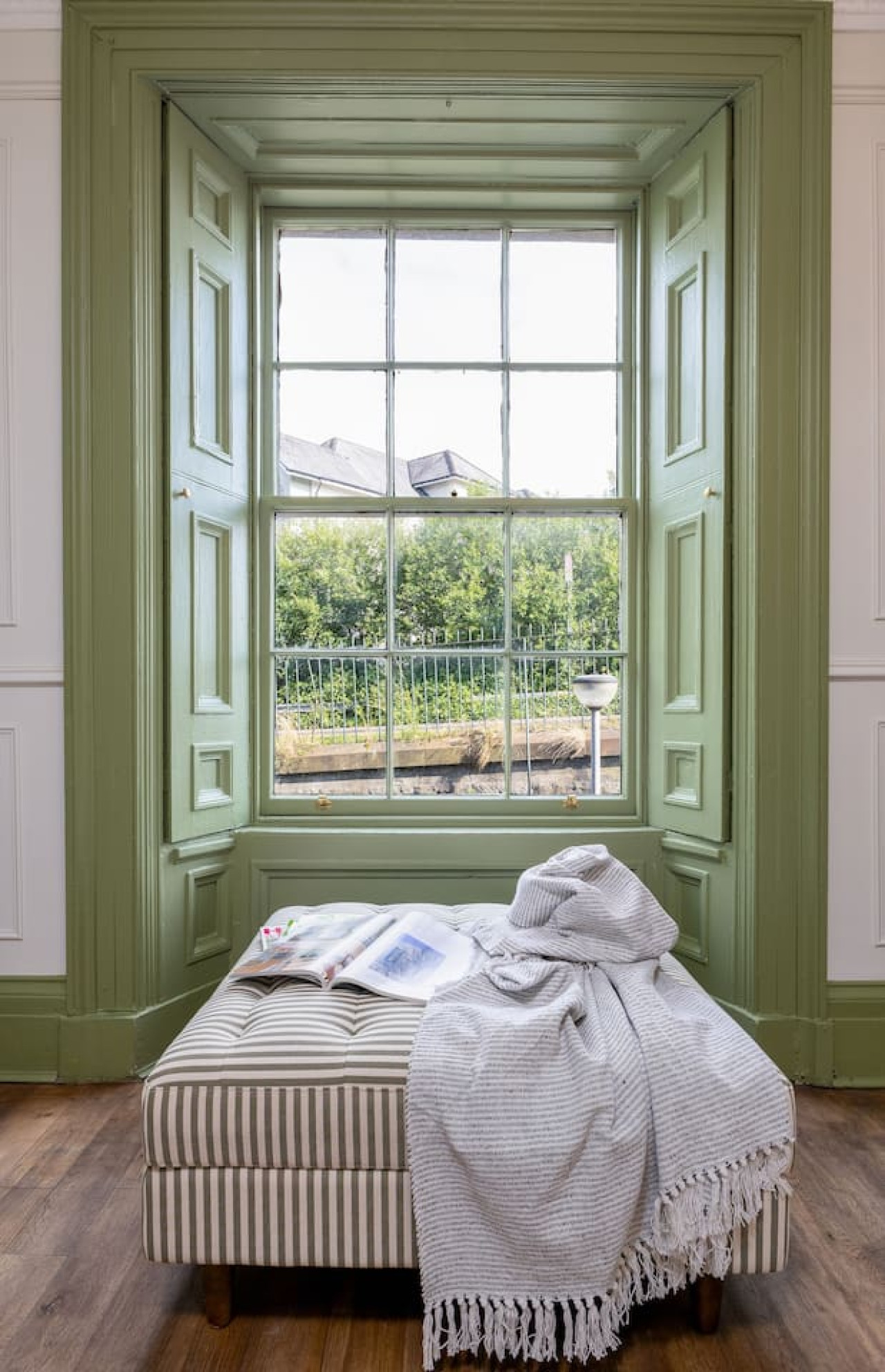 Historic Trackside Retreat, Charming Getaway in 1 Forth Place, Stirling, FK81UD - Property image 27 - VivreStays