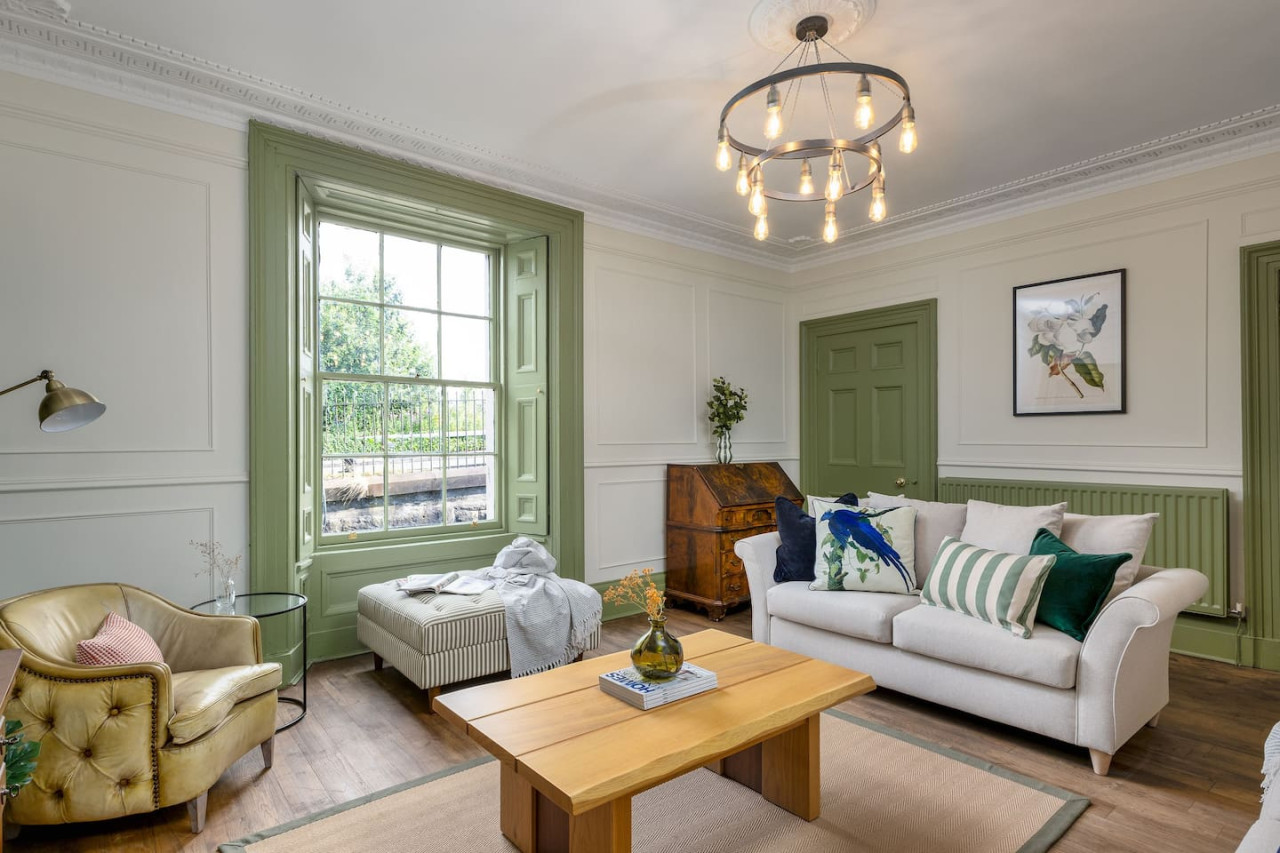 Historic Trackside Retreat, Charming Getaway in 1 Forth Place, Stirling, FK81UD - Property image 22 - VivreStays