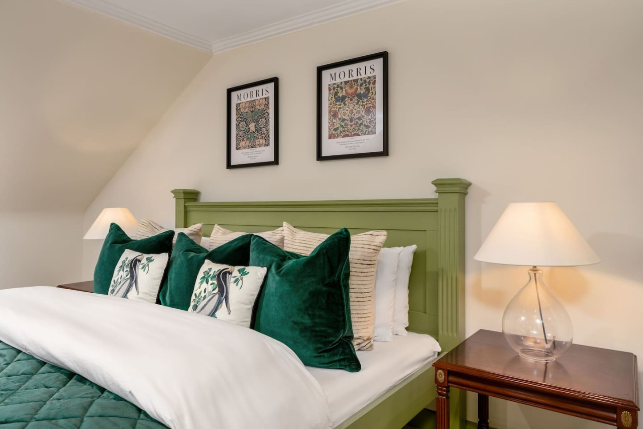 Historic Trackside Retreat, Charming Getaway in 1 Forth Place, Stirling, FK81UD - Property image 42 - VivreStays