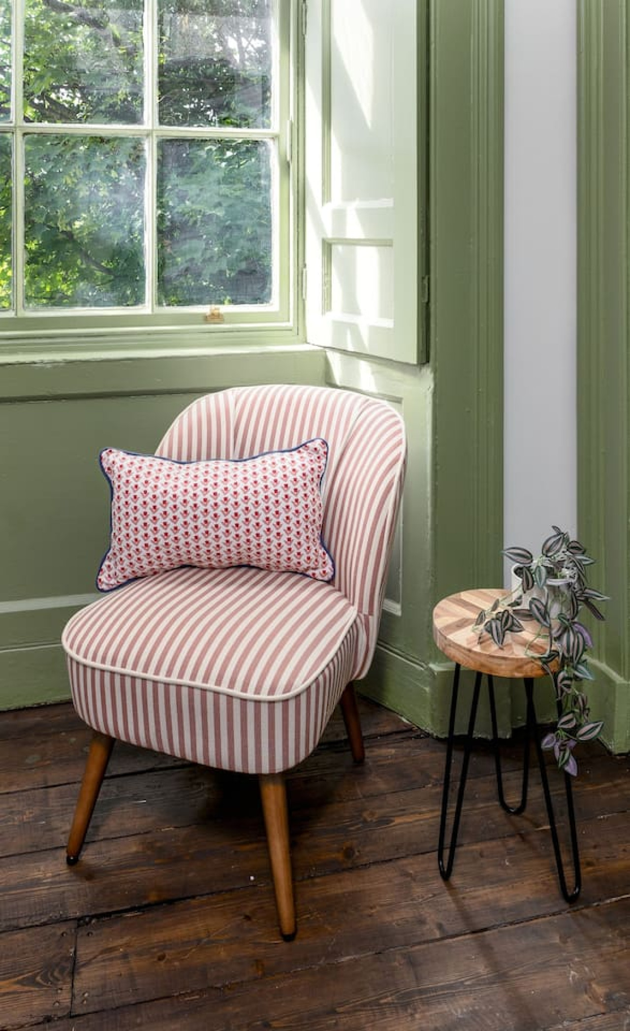 Historic Trackside Retreat, Charming Getaway in 1 Forth Place, Stirling, FK81UD - Property image 32 - VivreStays