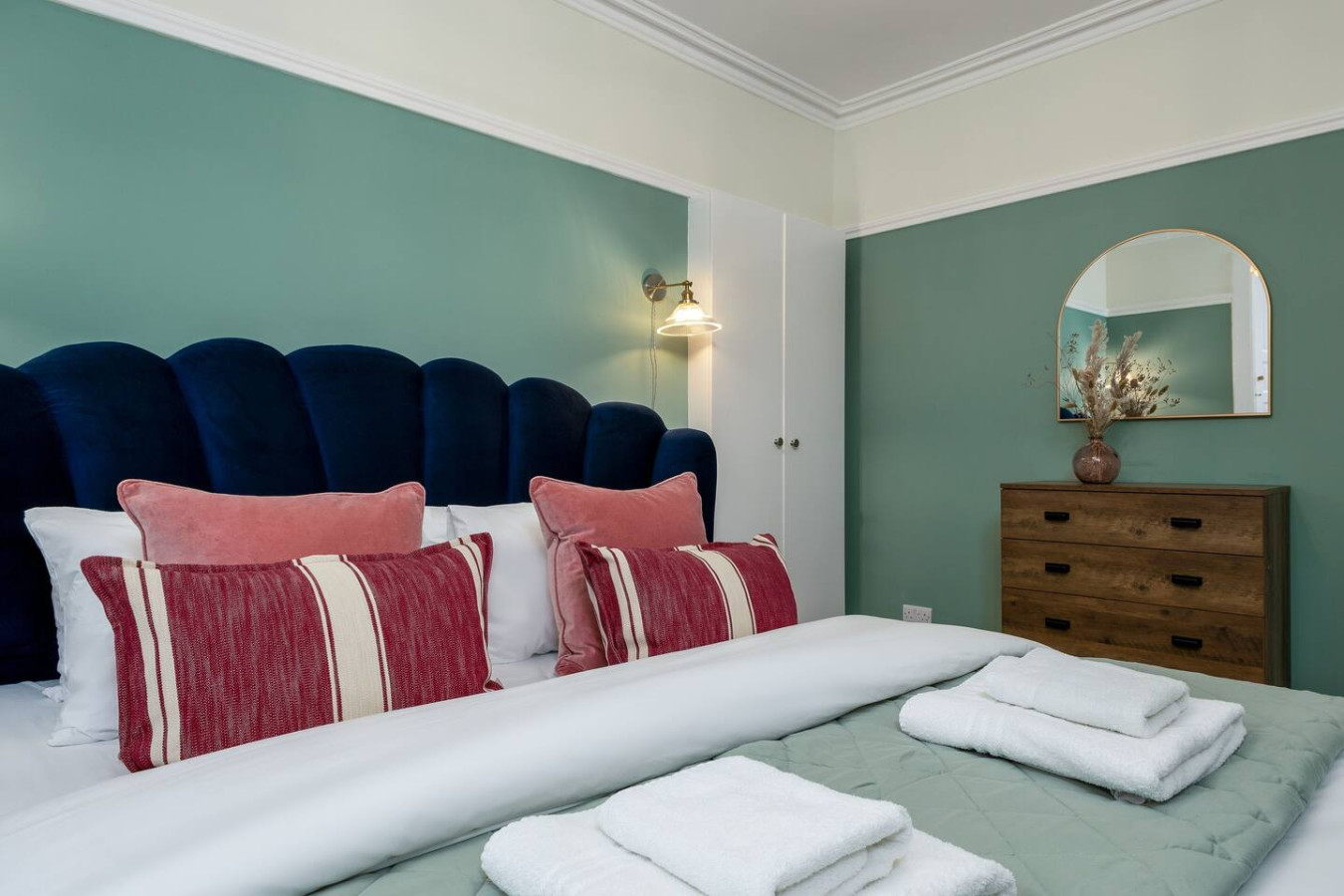 Charming & Cosy: Your Cambusbarron Getaway in 18B Main Street, Cambusbarron, FK79NN - Property image 21 - VivreStays