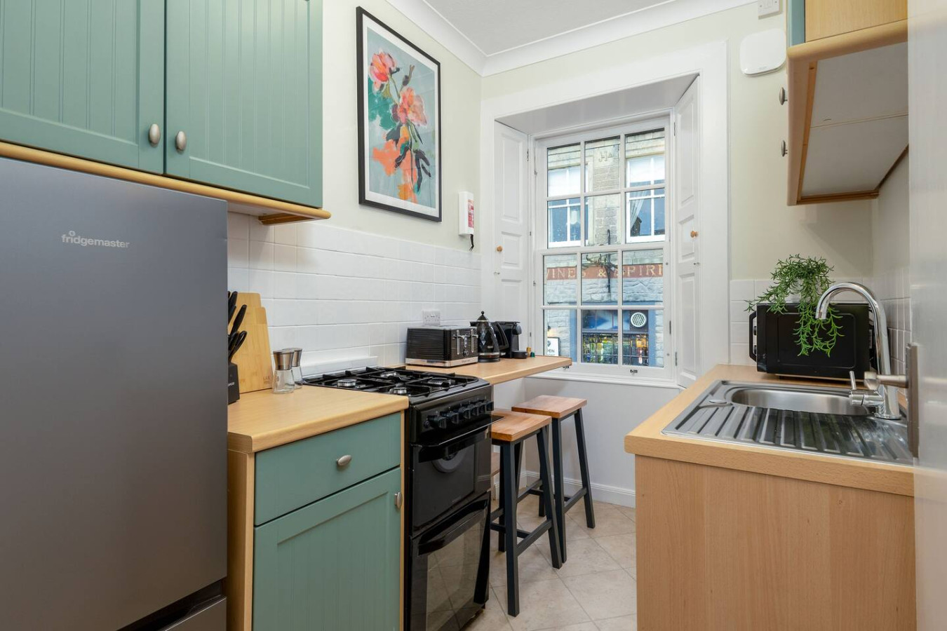 Charming & Cosy: Your Cambusbarron Getaway in 18B Main Street, Cambusbarron, FK79NN - Property image 11 - VivreStays