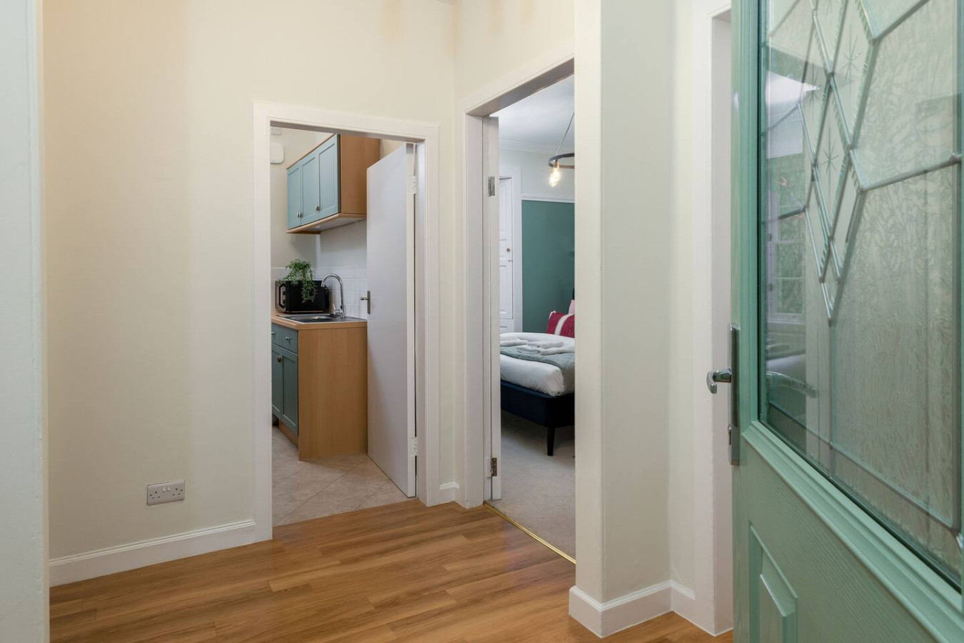 Charming & Cosy: Your Cambusbarron Getaway in 18B Main Street, Cambusbarron, FK79NN - Property image 31 - VivreStays