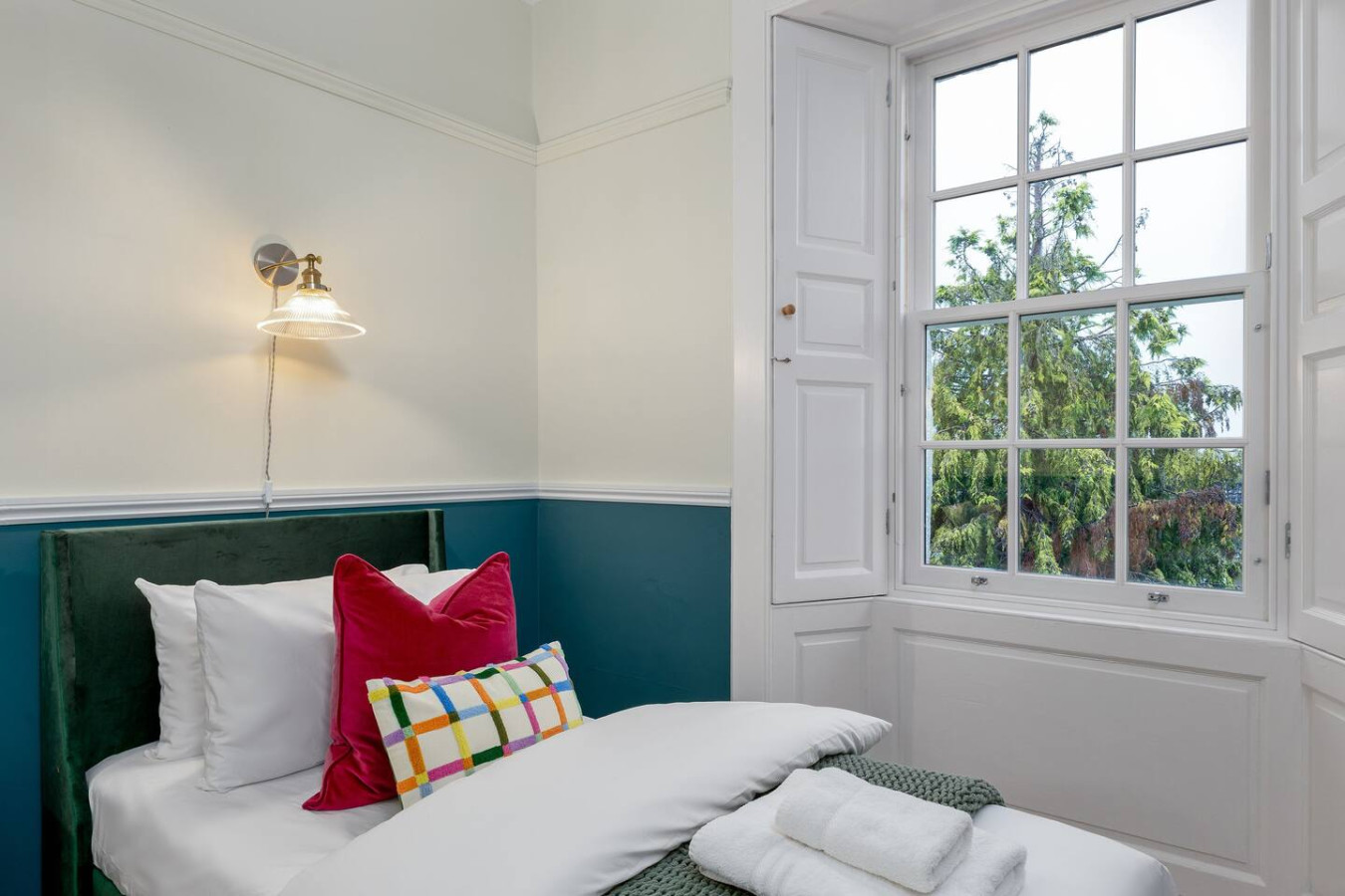 Charming & Cosy: Your Cambusbarron Getaway in 18B Main Street, Cambusbarron, FK79NN - Property image 26 - VivreStays