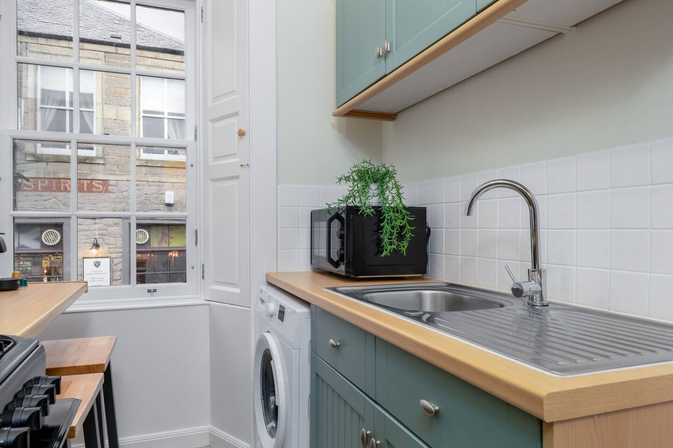 Charming & Cosy: Your Cambusbarron Getaway in 18B Main Street, Cambusbarron, FK79NN - Property image 15 - VivreStays