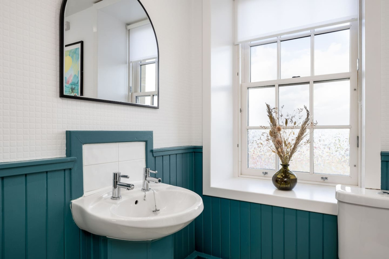 Charming & Cosy: Your Cambusbarron Getaway in 18B Main Street, Cambusbarron, FK79NN - Property image 6 - VivreStays