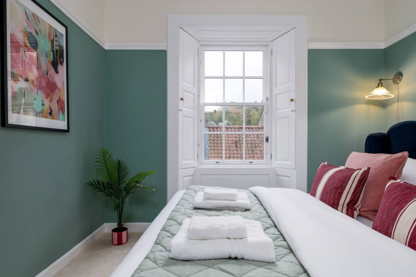 Charming & Cosy: Your Cambusbarron Getaway in 18B Main Street, Cambusbarron, FK79NN - Property image 19 - VivreStays