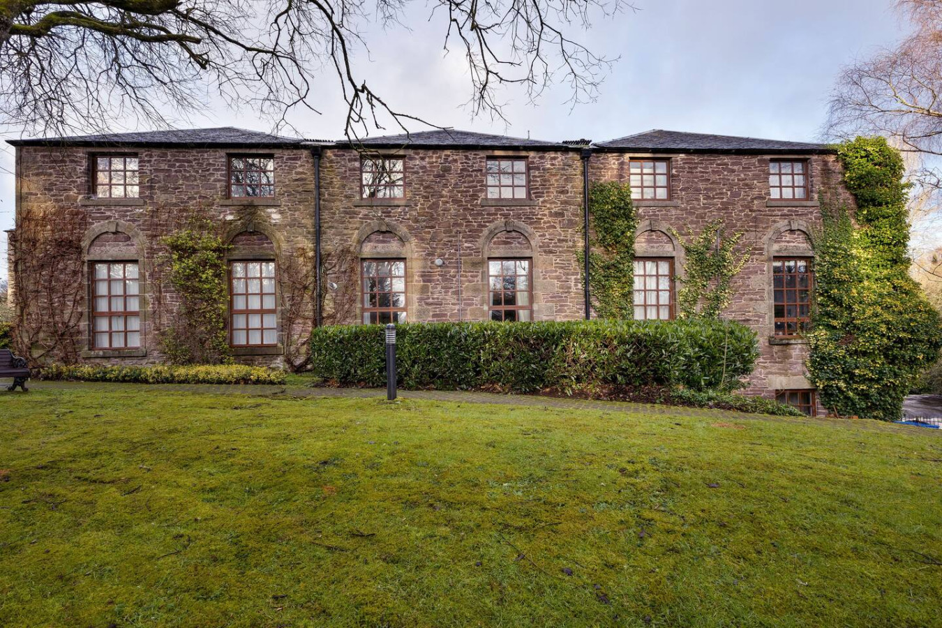 The Mill Retreat in 19 Mill Court, Springbank Gardens, FK159JZ - Property image 31 - VivreStays