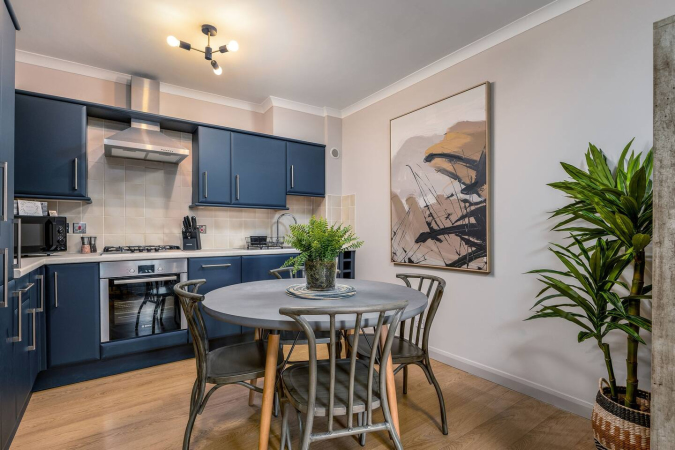 The Mill Retreat in 19 Mill Court, Springbank Gardens, FK159JZ - Property image 18 - VivreStays