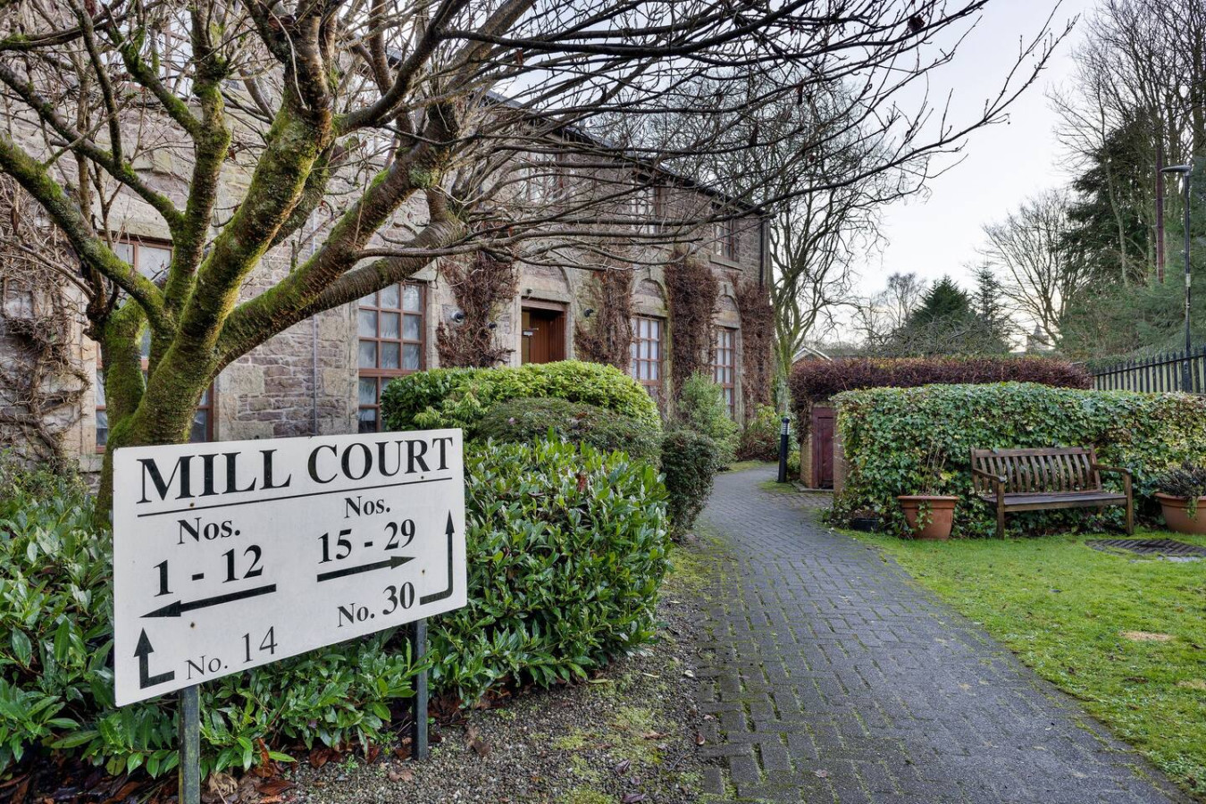 The Mill Retreat in 19 Mill Court, Springbank Gardens, FK159JZ - Property image 28 - VivreStays