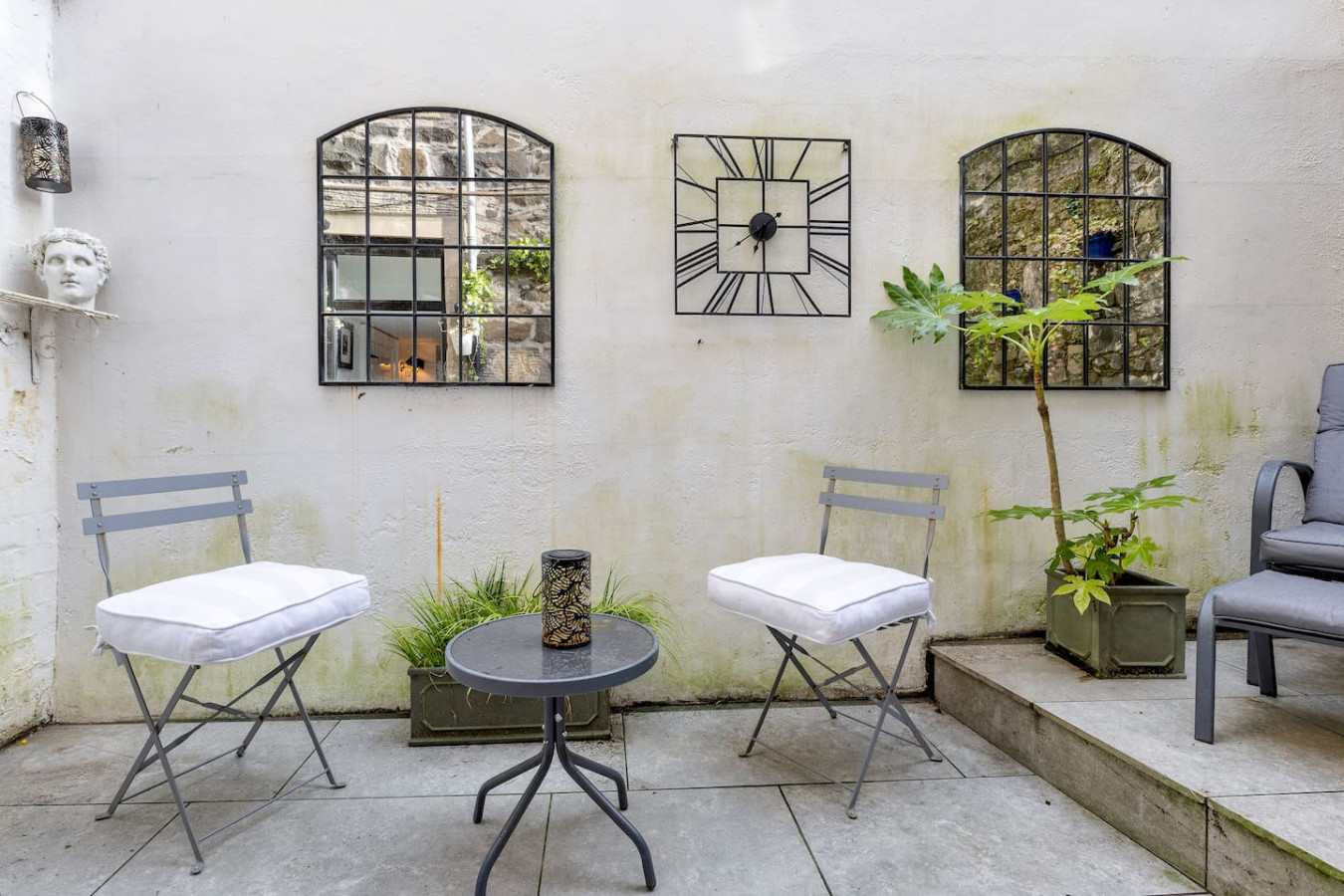 The Stirling Garden Townhouse - Private Courtyard in 3A Allan Park, FK82QG, Stirling - Property image 36 - VivreStays