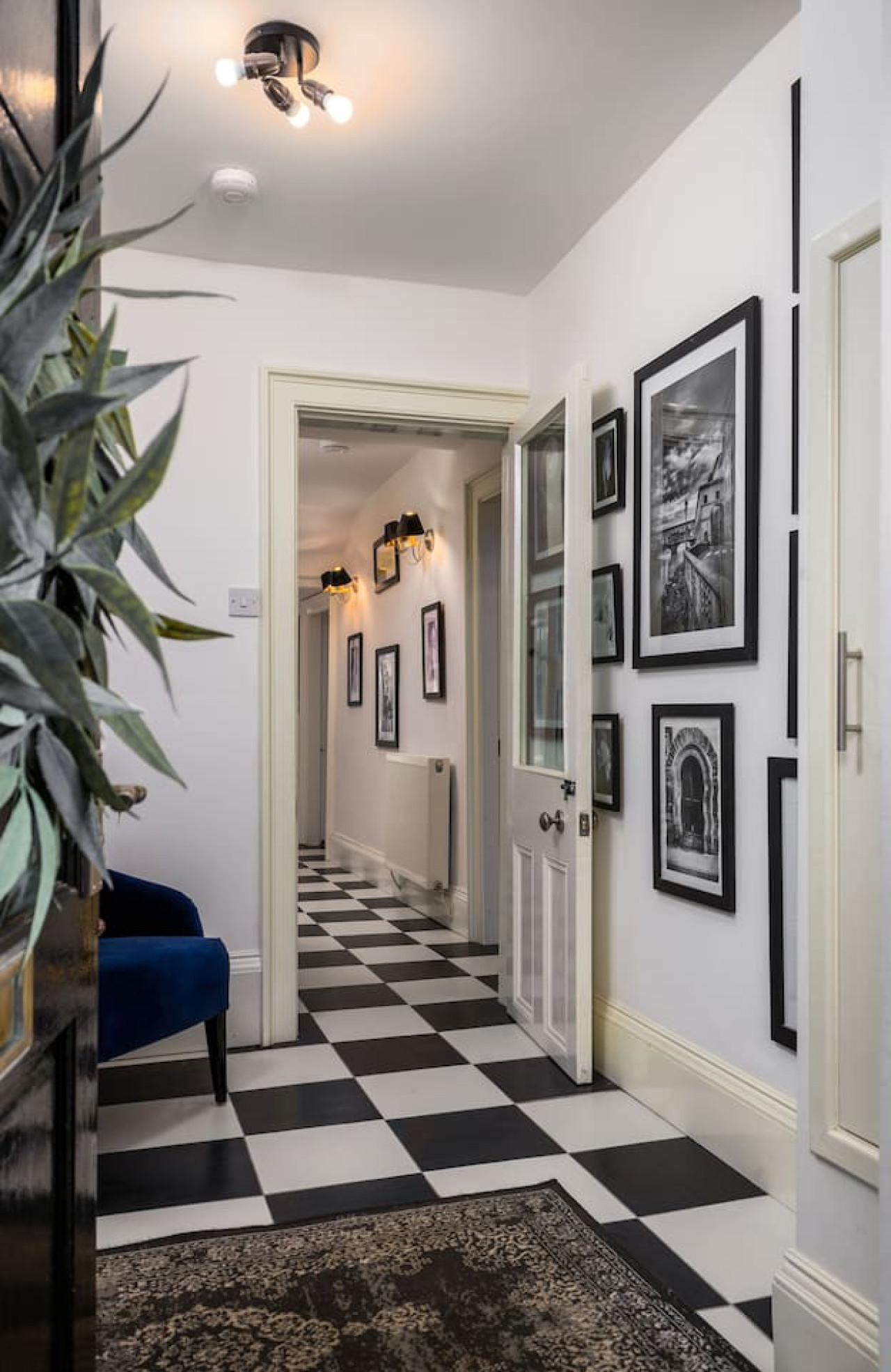 The Stirling Garden Townhouse - Private Courtyard in 3A Allan Park, FK82QG, Stirling - Property image 40 - VivreStays