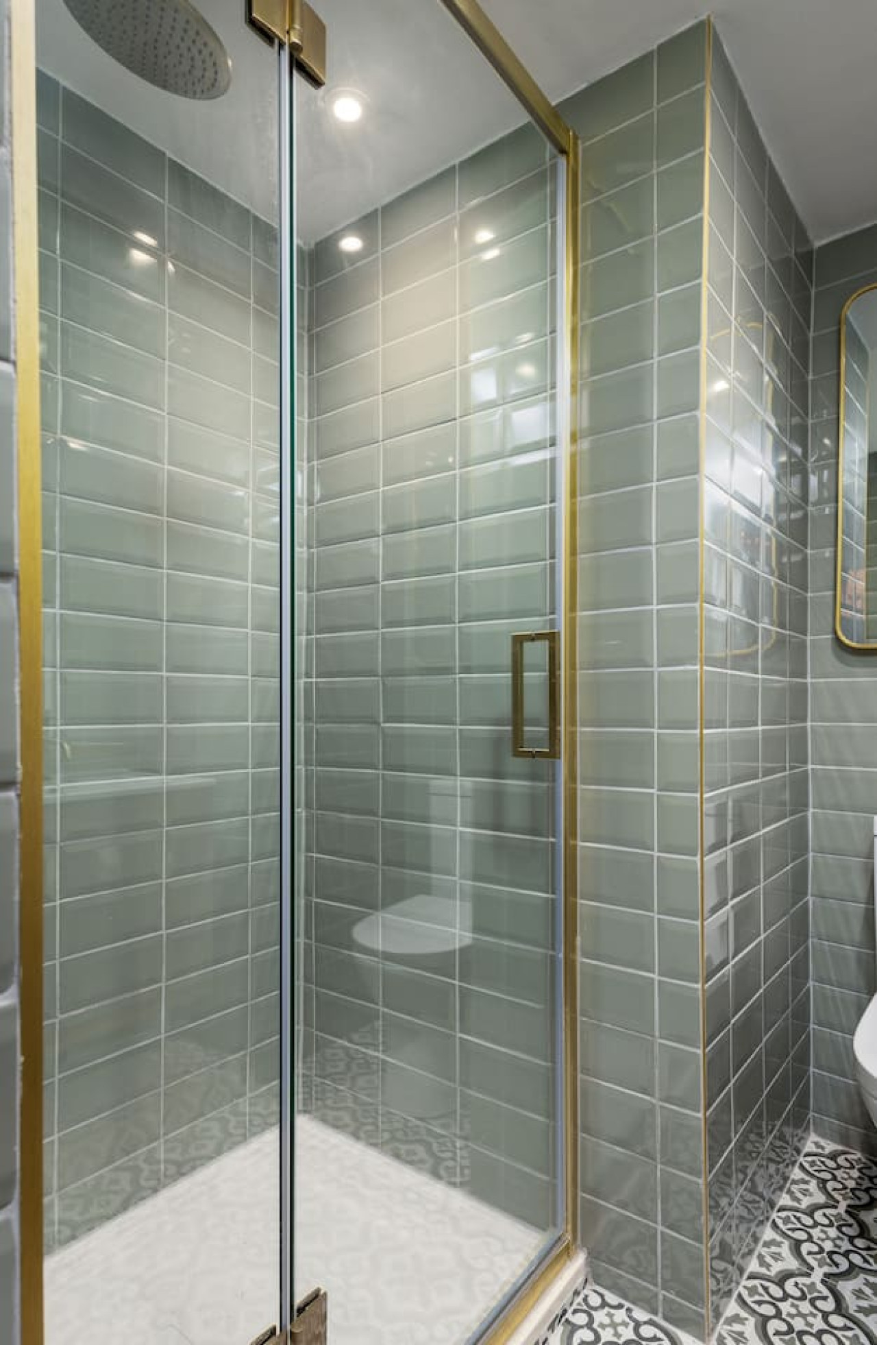 Bridgend Studio - Near Free Parking in Bridgend 2A - Property image 5 - VivreStays