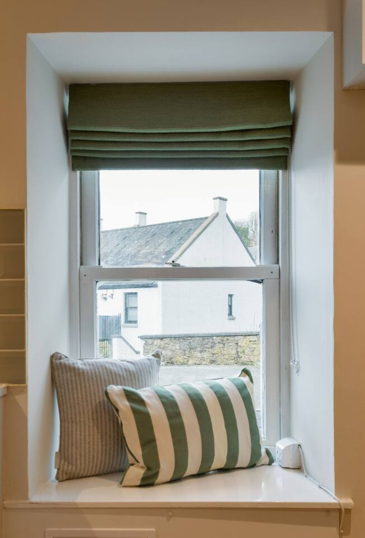 Bridgend Studio - Near Free Parking in Bridgend 2A - Property image 14 - VivreStays