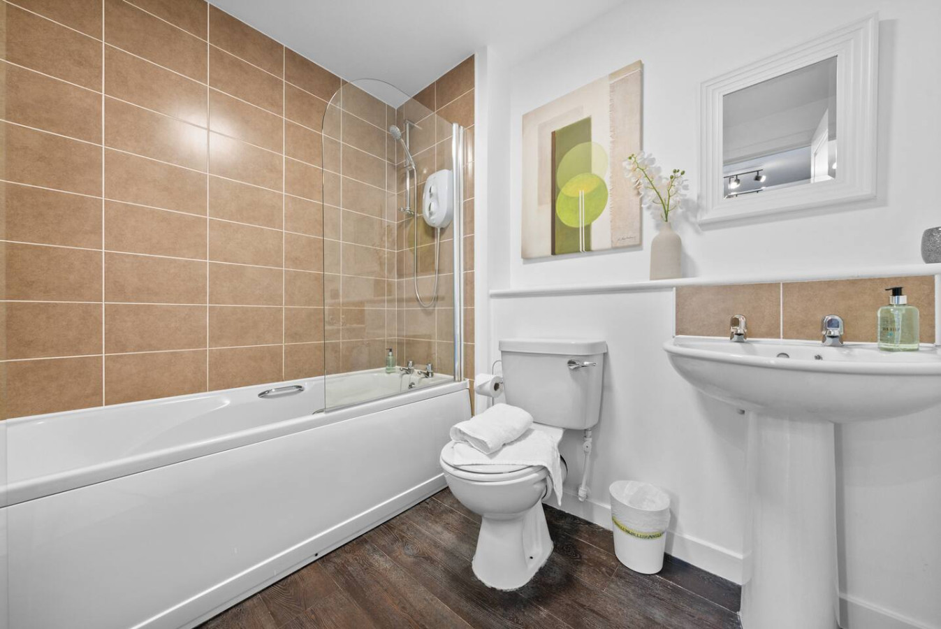 Modern Stirling Apartment - Free Parking in 12 Weir Street, FK81FH - Property image 5 - VivreStays