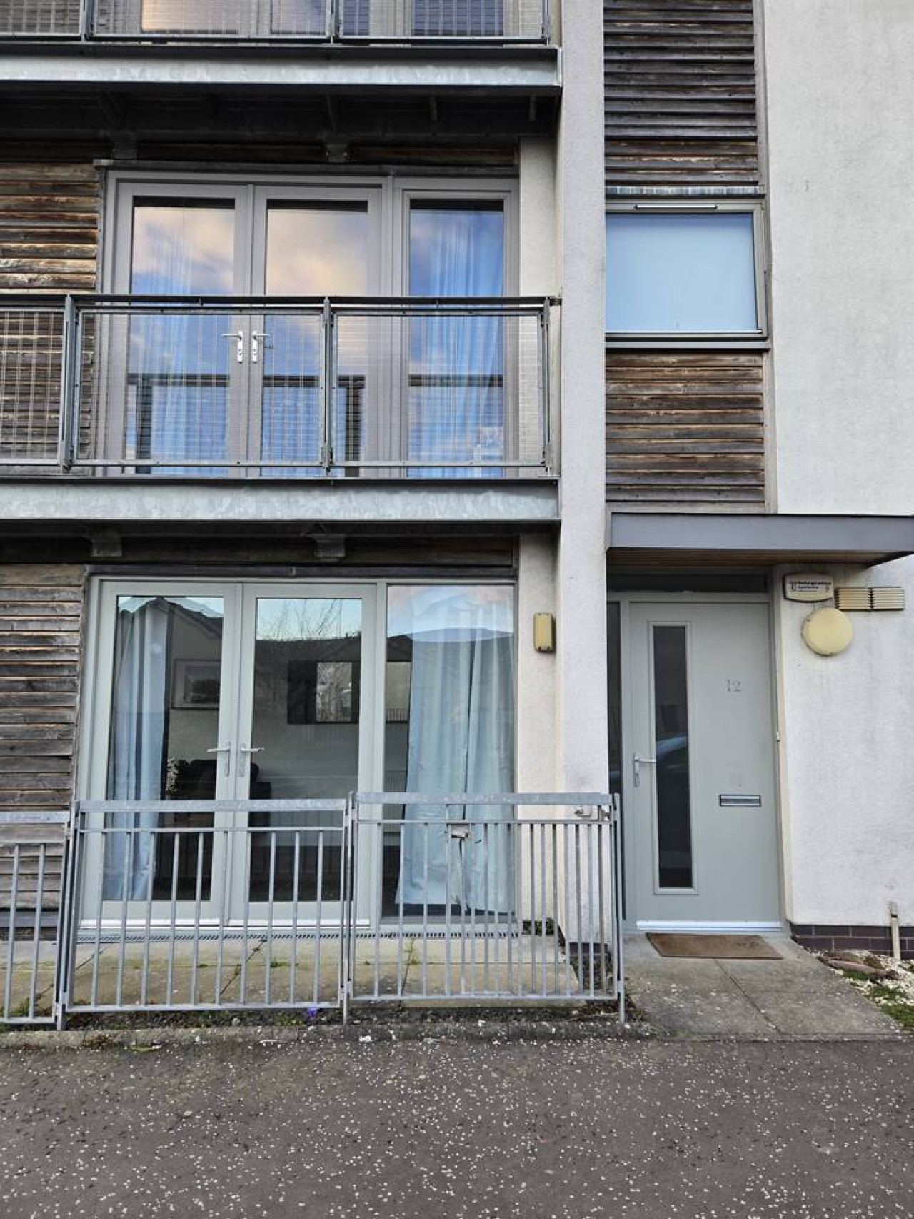 Modern Stirling Apartment - Free Parking in 12 Weir Street, FK81FH - Property image 27 - VivreStays