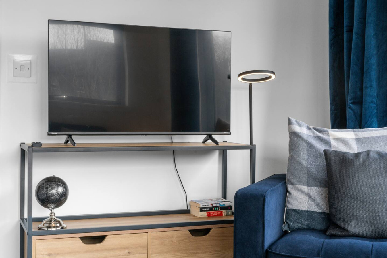 Modern Stirling Apartment - Free Parking in 12 Weir Street, FK81FH - Property image 9 - VivreStays