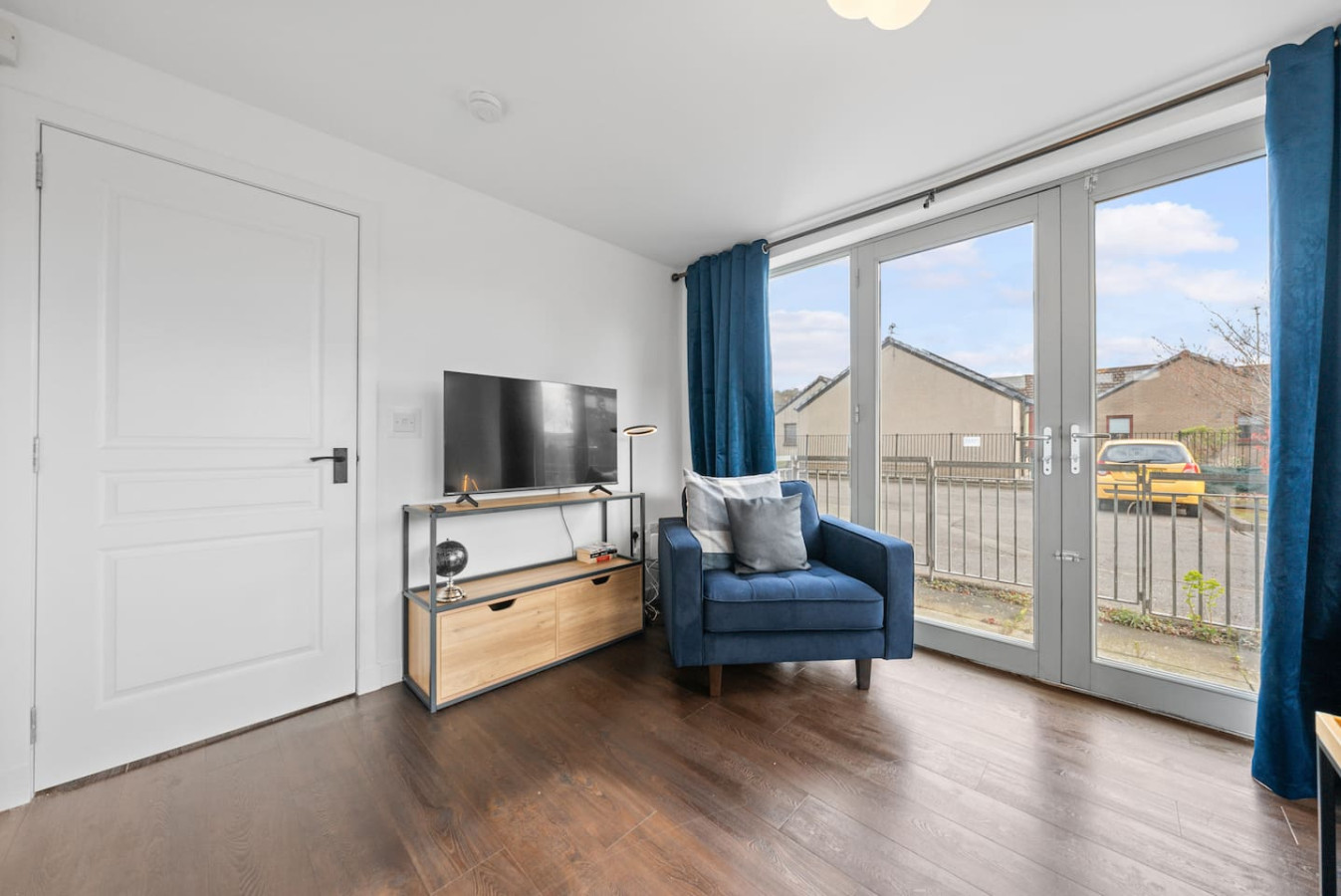 Modern Stirling Apartment - Free Parking in 12 Weir Street, FK81FH - Property image 6 - VivreStays