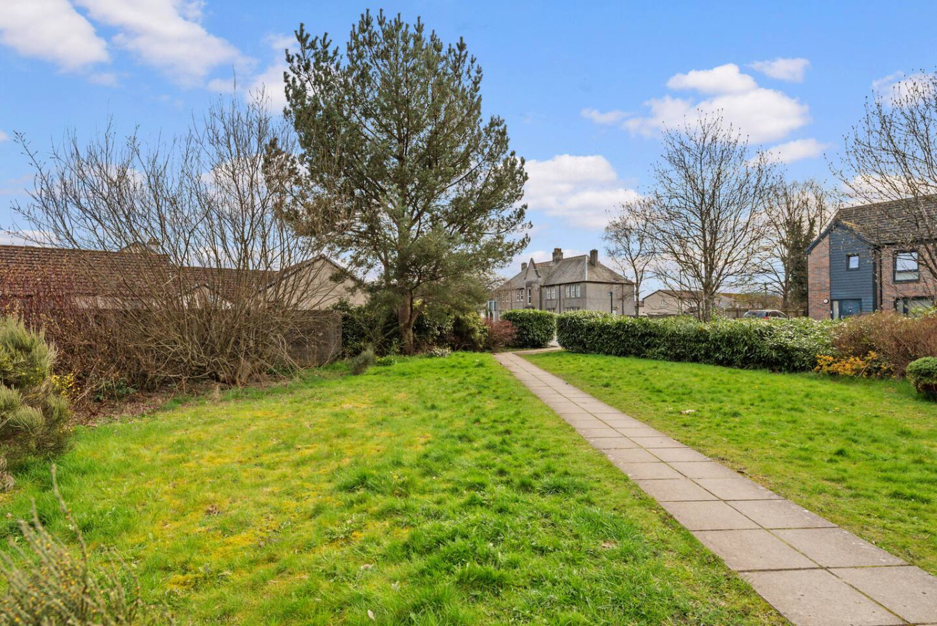 Modern Stirling Apartment - Free Parking in 12 Weir Street, FK81FH - Property image 22 - VivreStays