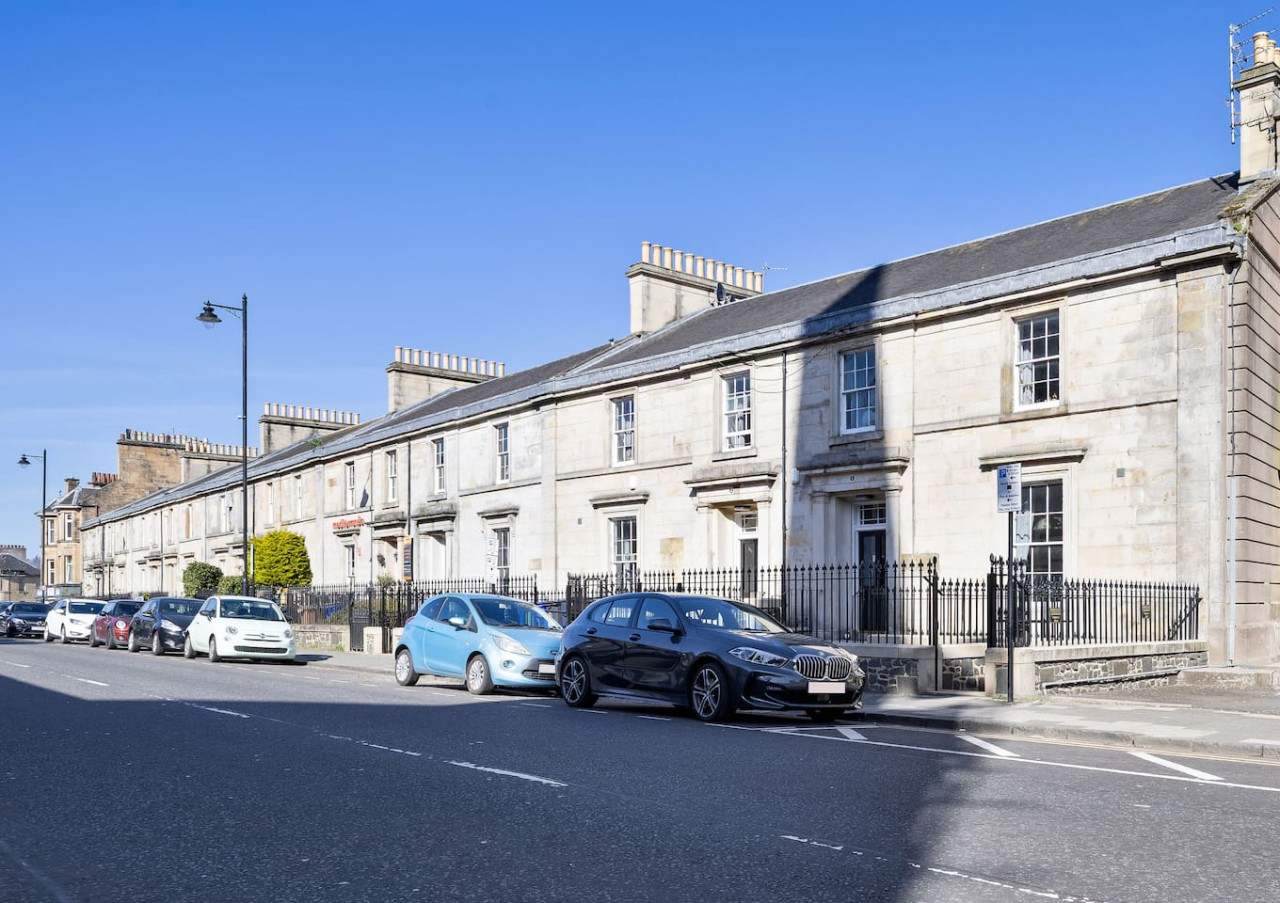 Sapphire Suite, The Stirling Residence in 1A Viewfield Place, Stirling, FK81NQ - Property image 40 - VivreStays
