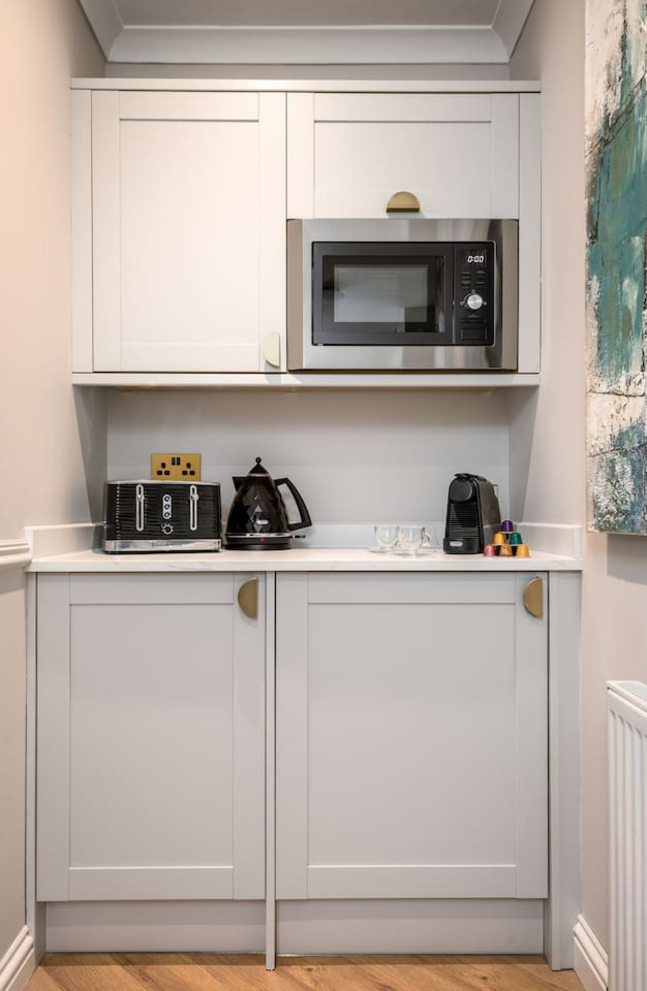 Sapphire Suite, The Stirling Residence in 1A Viewfield Place, Stirling, FK81NQ - Property image 7 - VivreStays