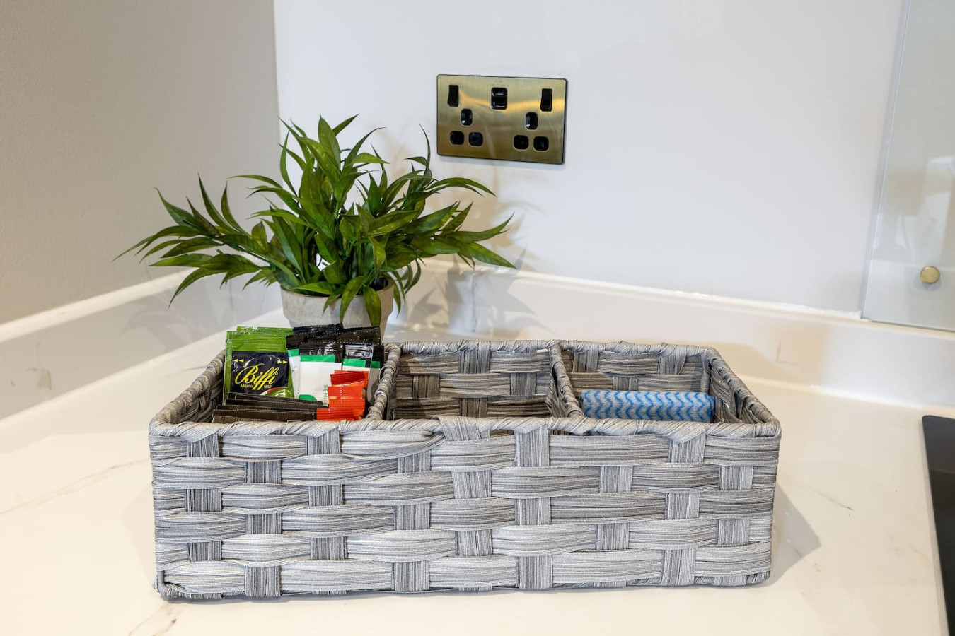 Sapphire Suite, The Stirling Residence in 1A Viewfield Place, Stirling, FK81NQ - Property image 10 - VivreStays