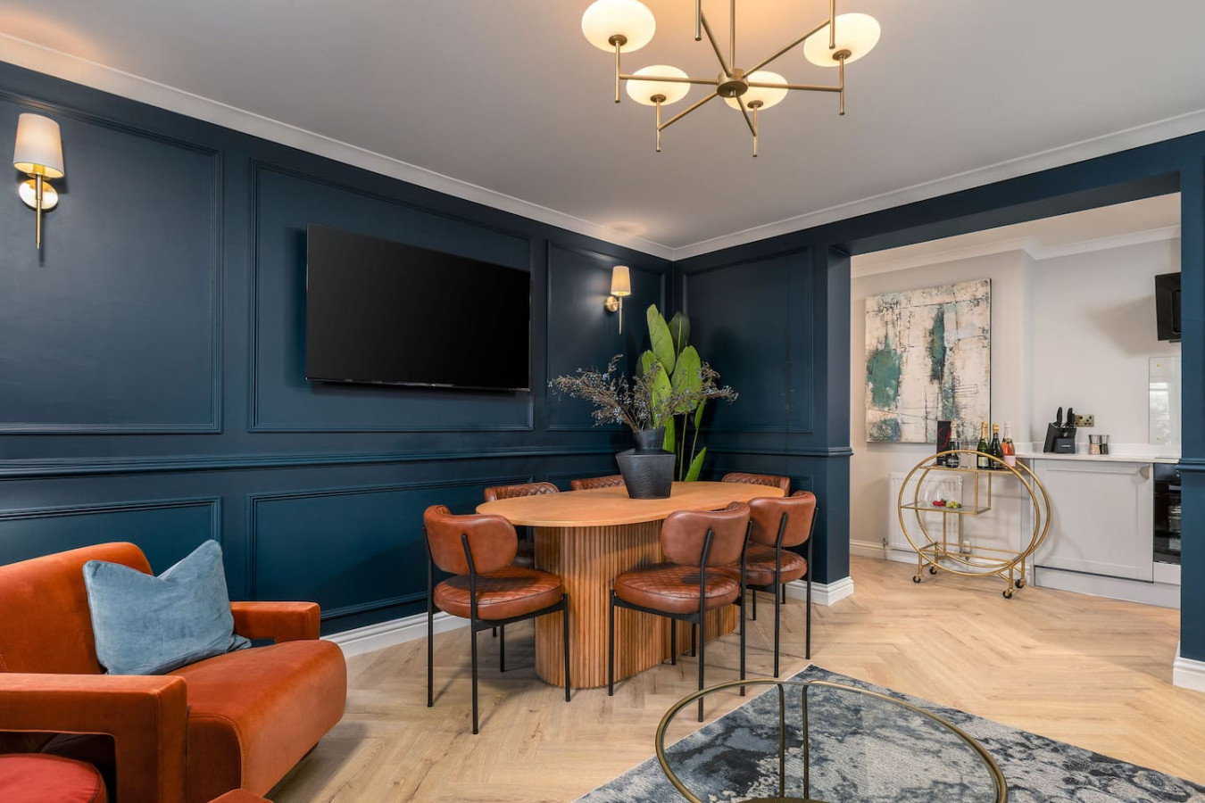 Sapphire Suite, The Stirling Residence in 1A Viewfield Place, Stirling, FK81NQ - Property image 6 - VivreStays