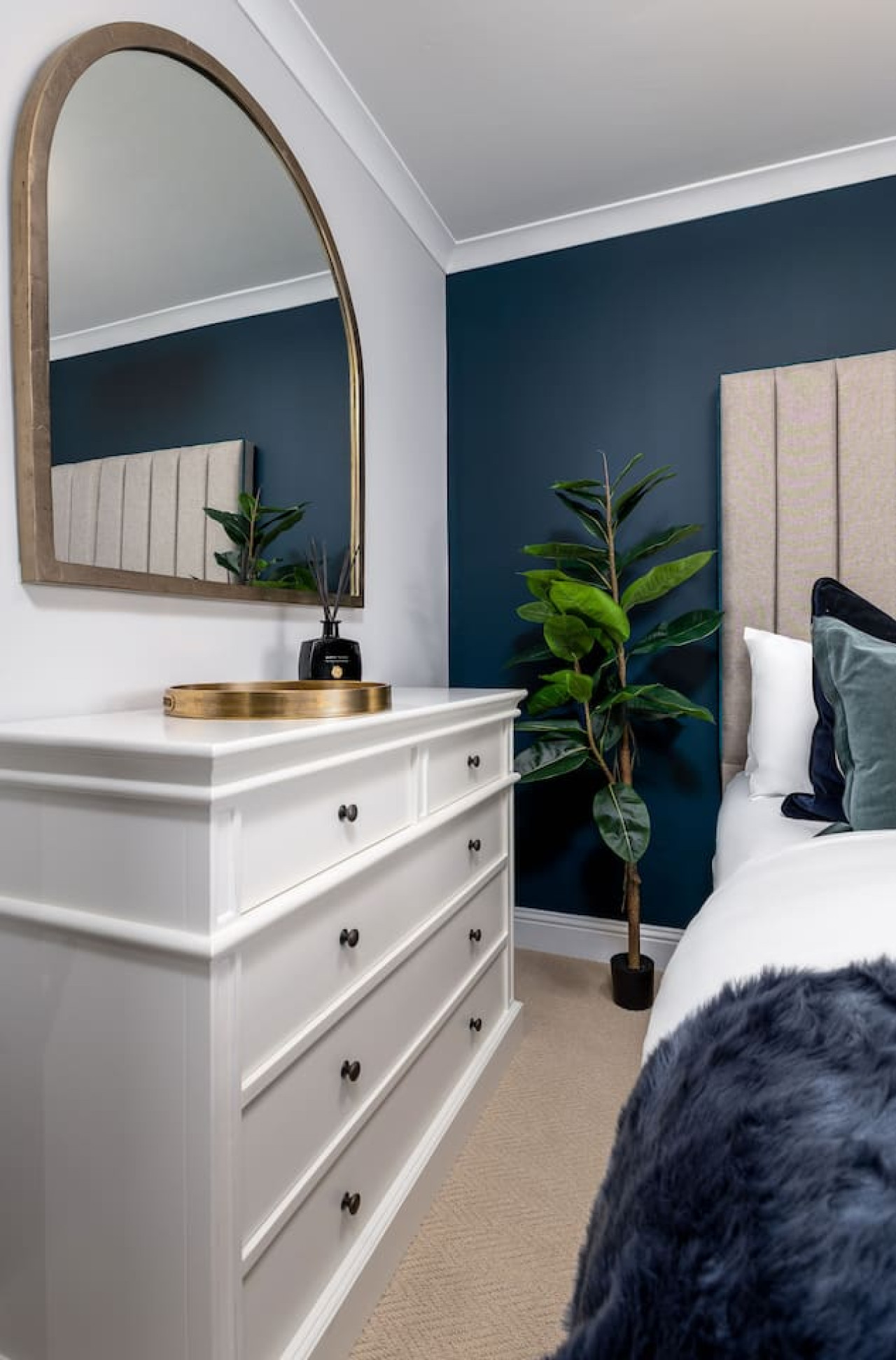 Sapphire Suite, The Stirling Residence in 1A Viewfield Place, Stirling, FK81NQ - Property image 30 - VivreStays