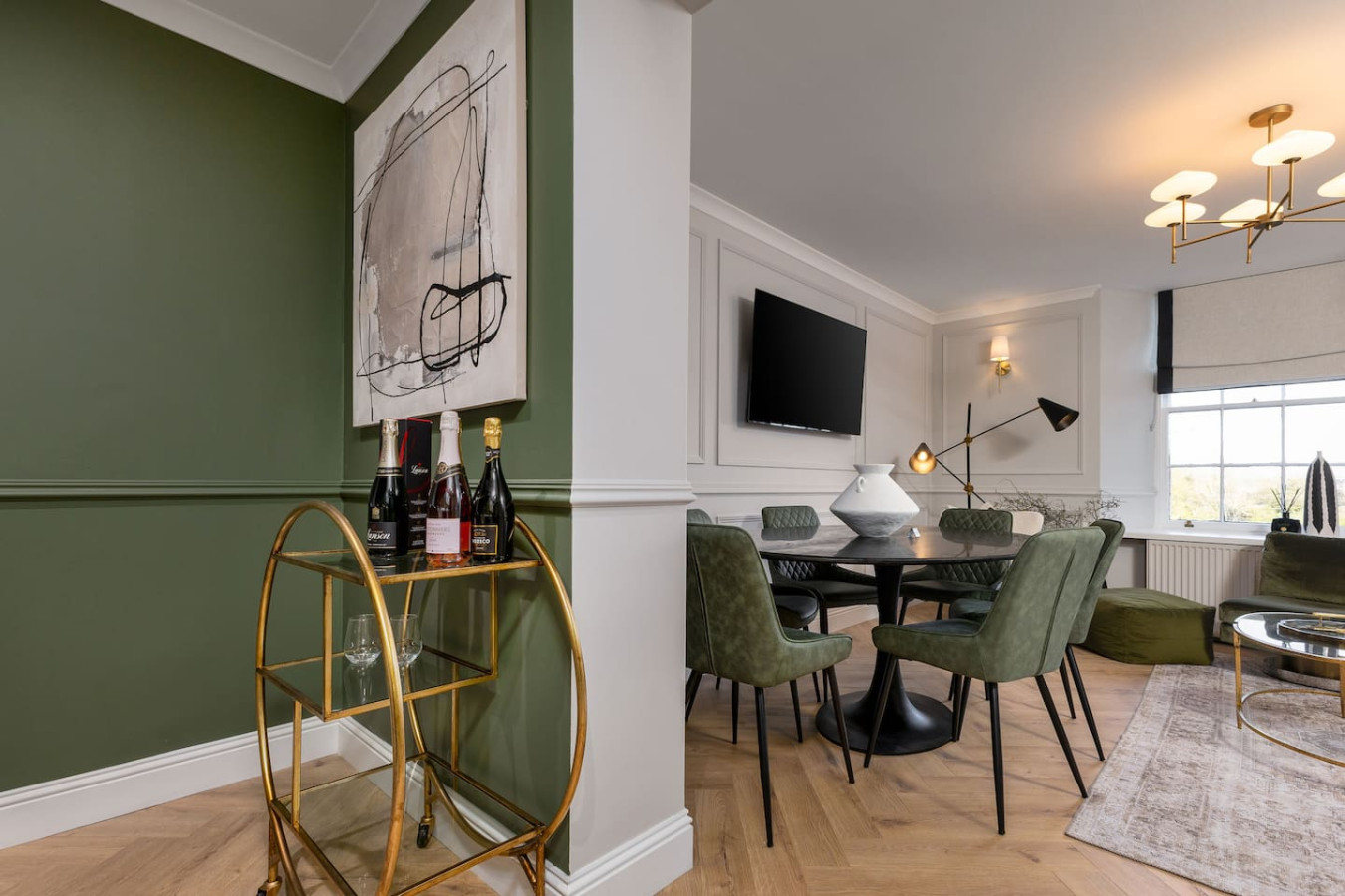 Emerald Suite, The Stirling Residence in 2A Viewfield Place, Stirling, FK81NQ - Property image 13 - VivreStays