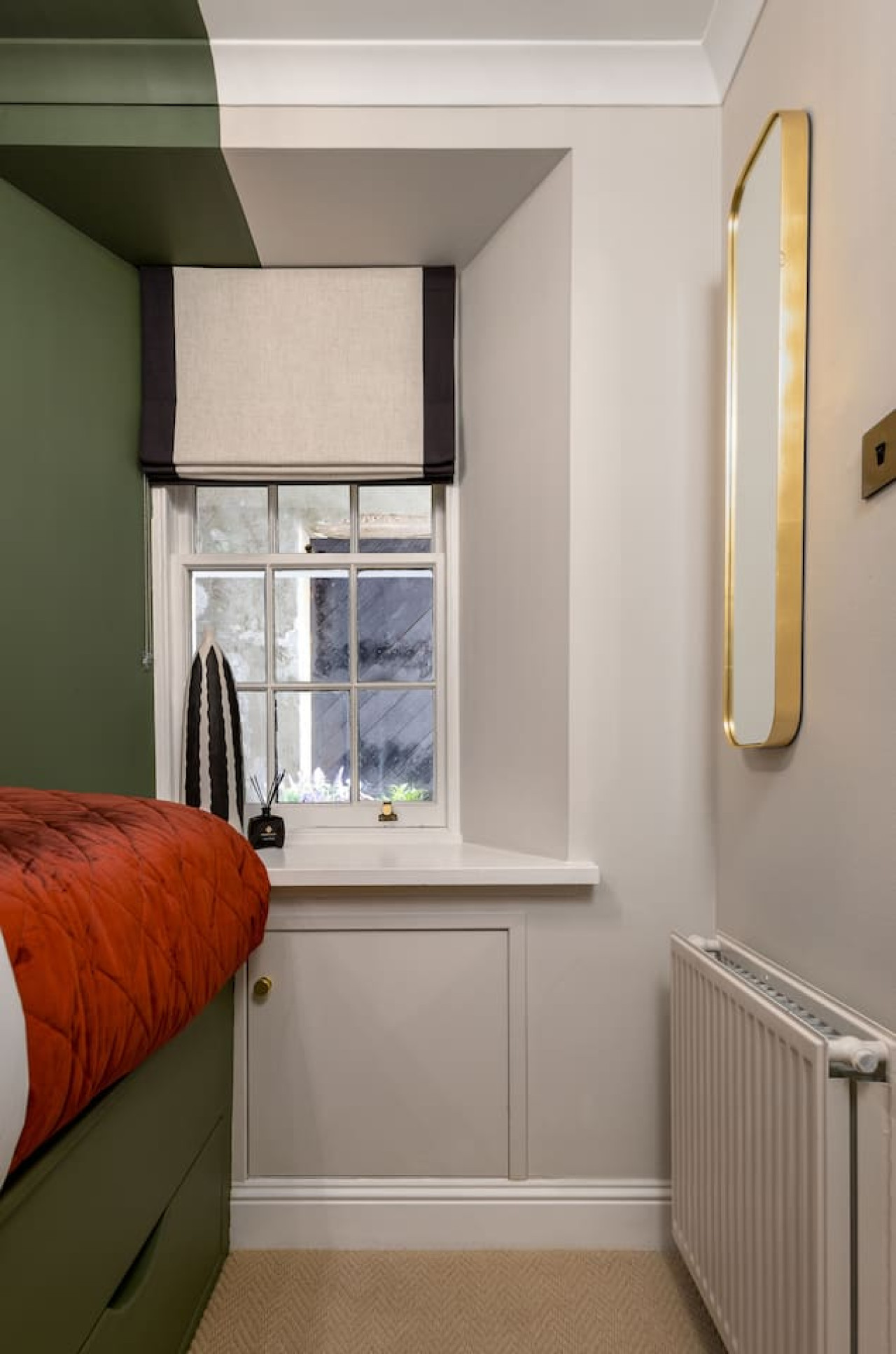 Emerald Suite, The Stirling Residence in 2A Viewfield Place, Stirling, FK81NQ - Property image 34 - VivreStays